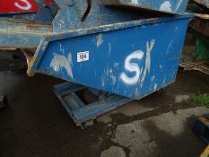 Forklift tipping skip