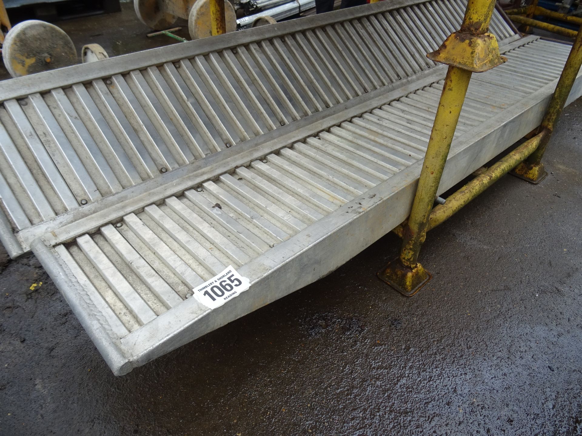 Aluminium loading ramps