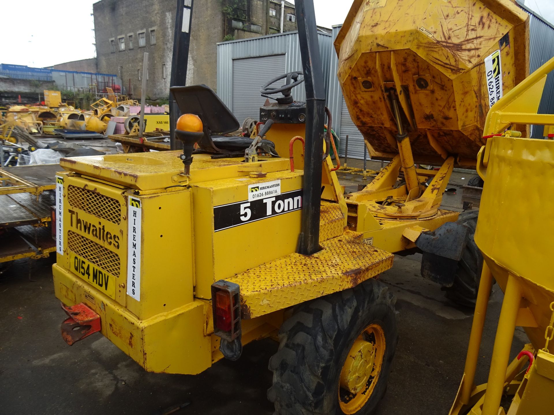 Thwaites 5 tonne swivel skip dumper (1999) - Image 3 of 4