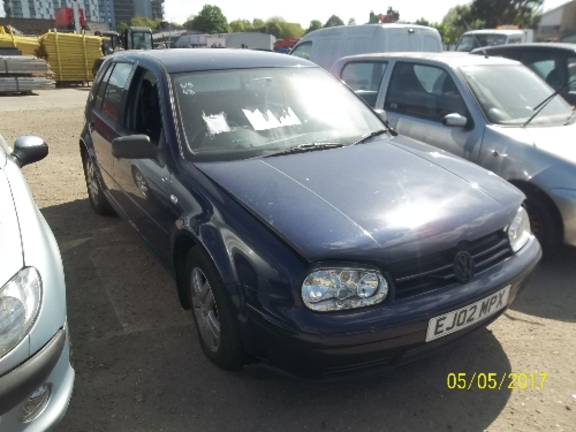 Volkswagen 5 door hatchback - EJ02 MPX Date of registration: 17.05.2002 1896cc, diesel, blue - Image 2 of 5