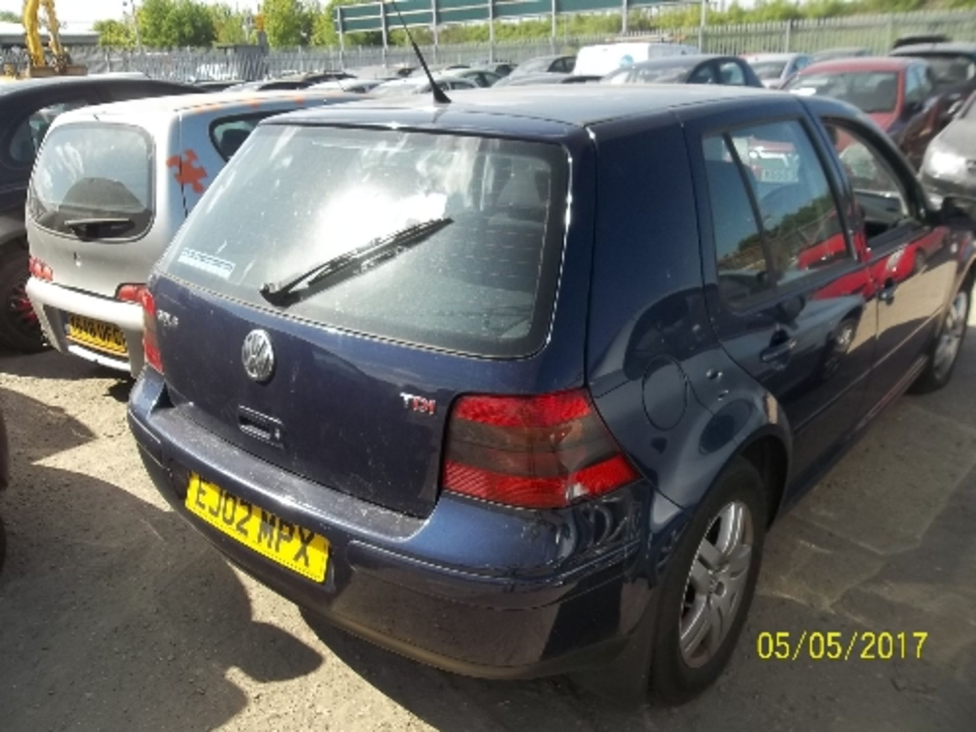 Volkswagen 5 door hatchback - EJ02 MPX Date of registration: 17.05.2002 1896cc, diesel, blue - Image 4 of 5