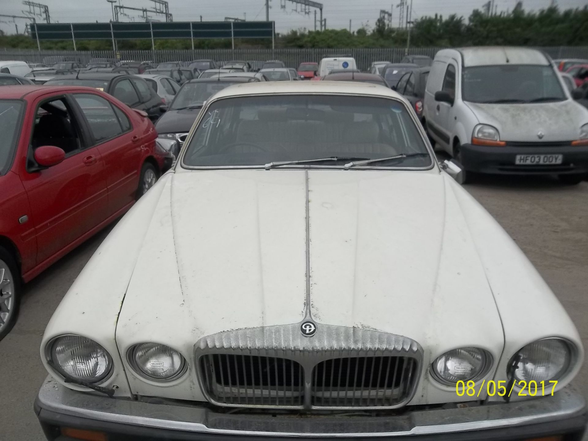 Daimler 4.2 Sovereign - 100 OP Date of registration: 01.01.1980 4235cc, petrol, automatic, white