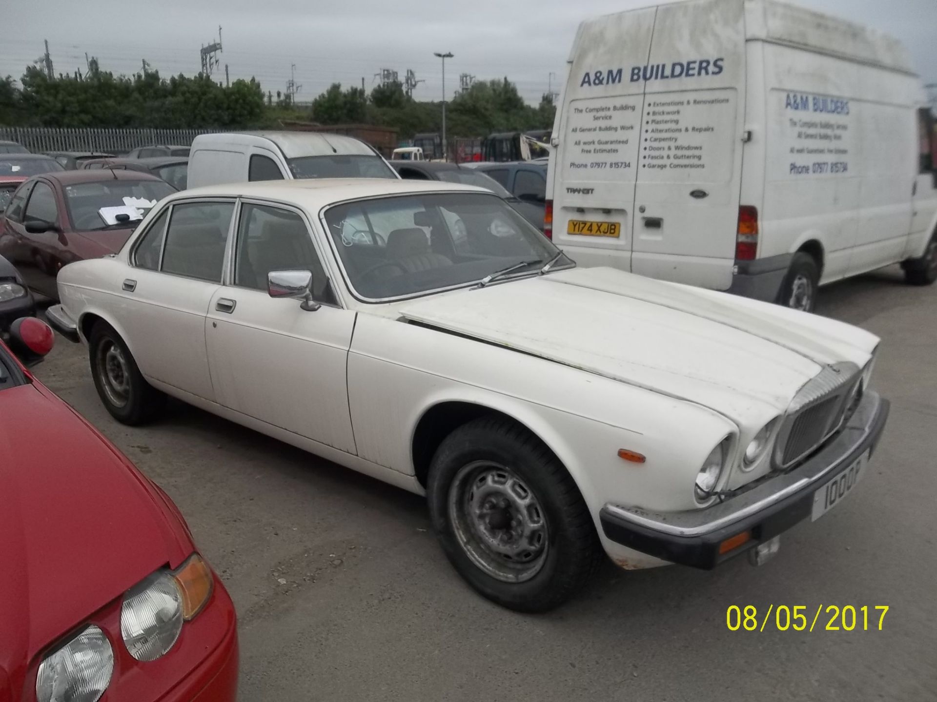 Daimler 4.2 Sovereign - 100 OP Date of registration: 01.01.1980 4235cc, petrol, automatic, white - Image 3 of 4