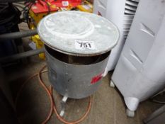 Dustbin heater
