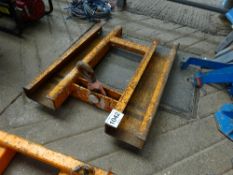 Forklift lifting hook frame