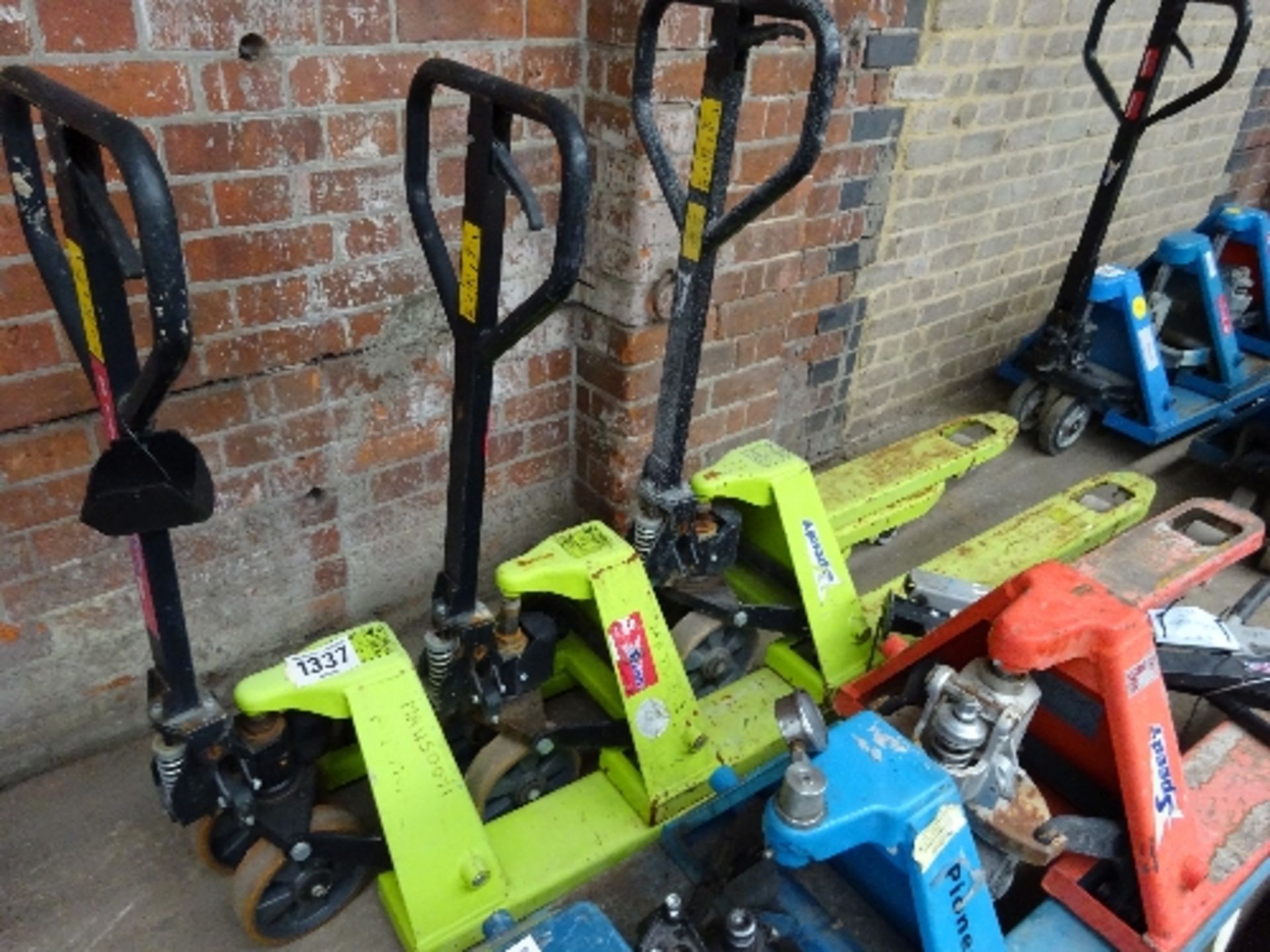 3 pallet trucks