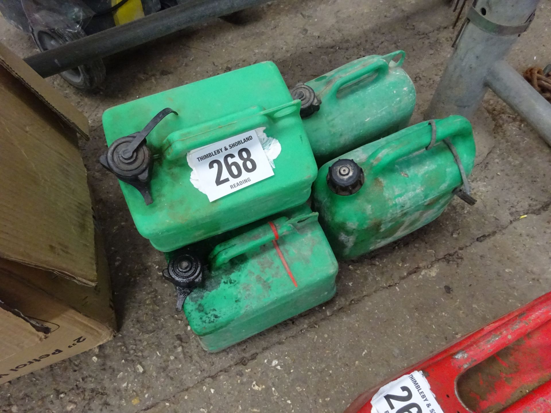 5 plastic petrol cans