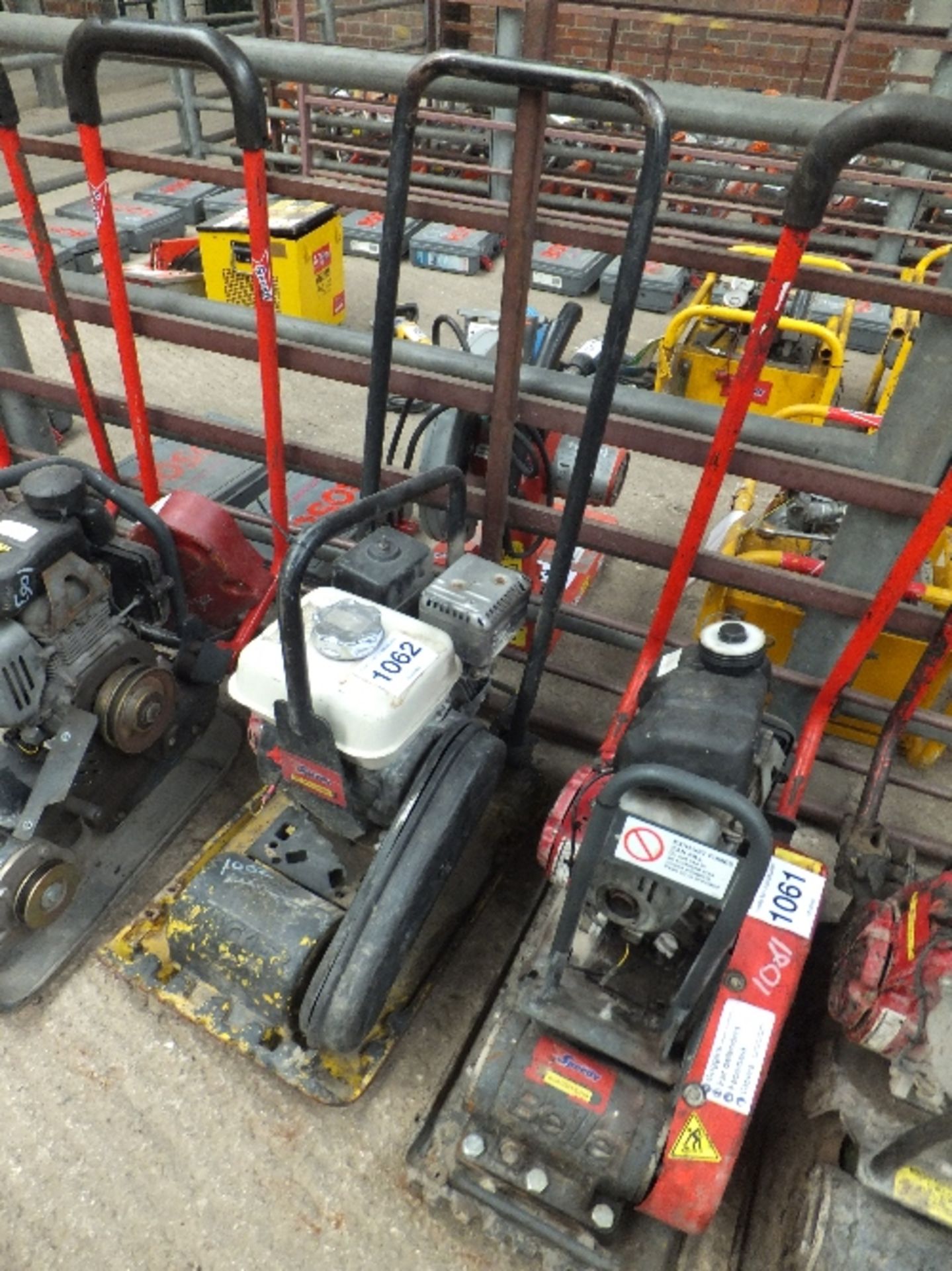 Wacker petrol plate compactor