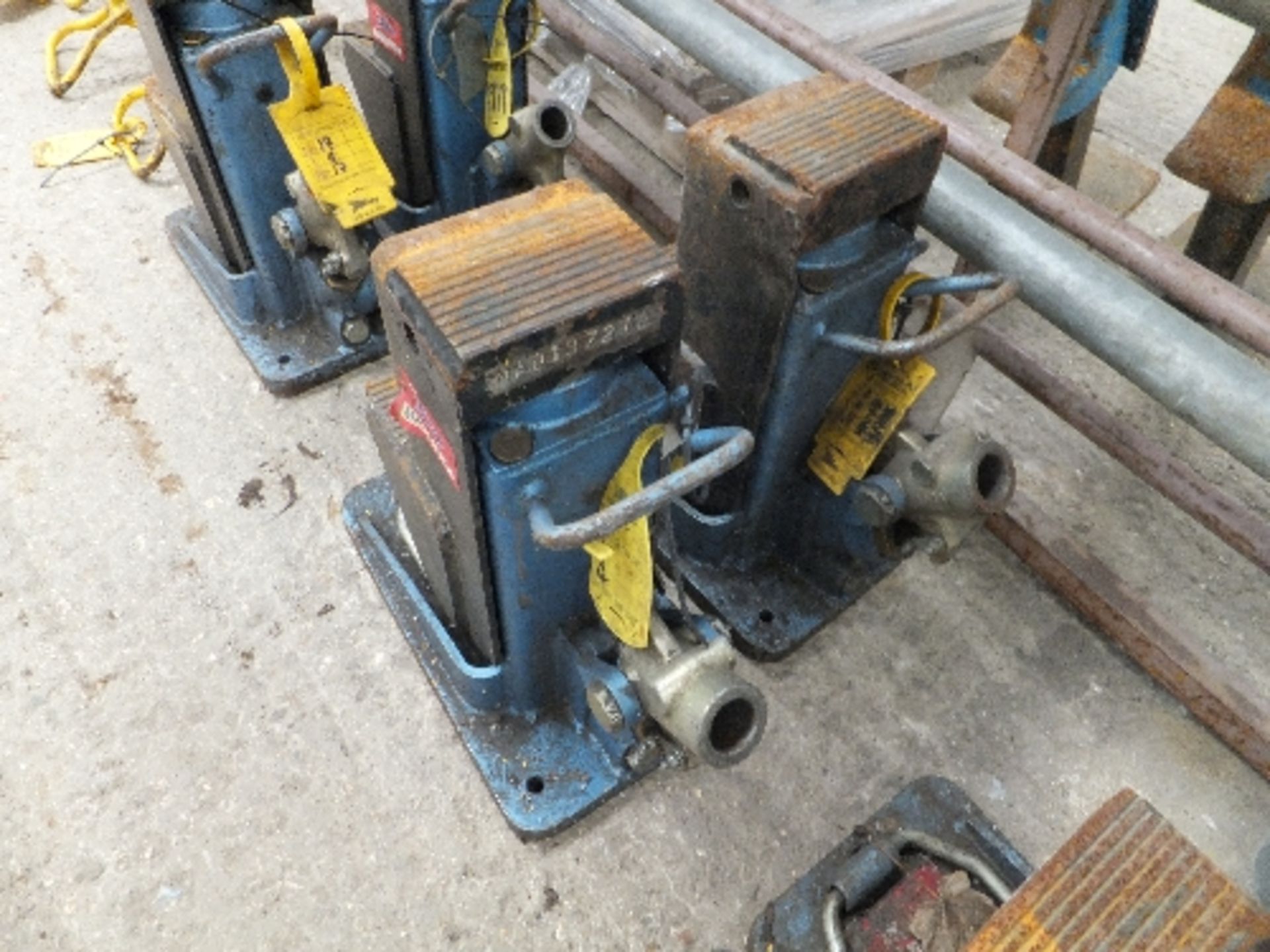 2 Kenhi 20 tonne crossing jacks