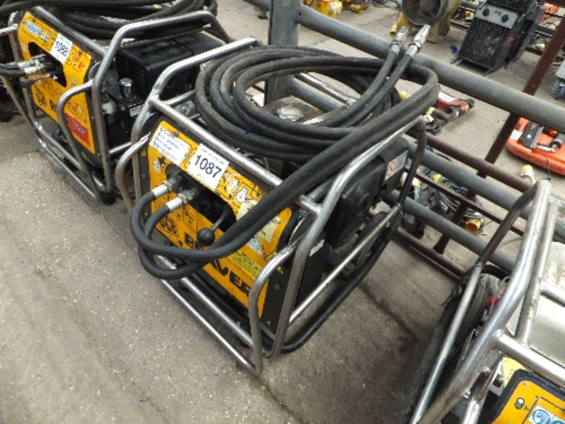 JCB power pack and hose
