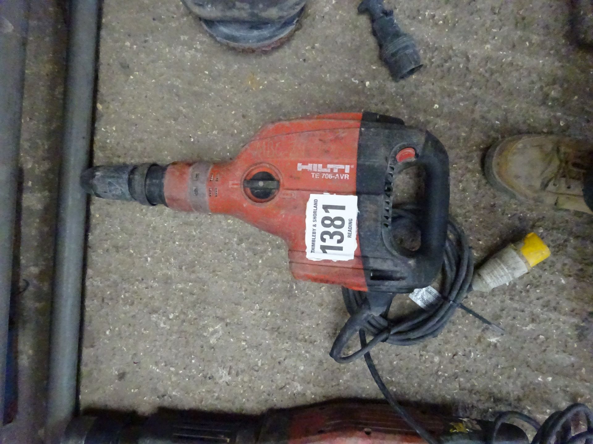 Hilti TE706AVR breaker