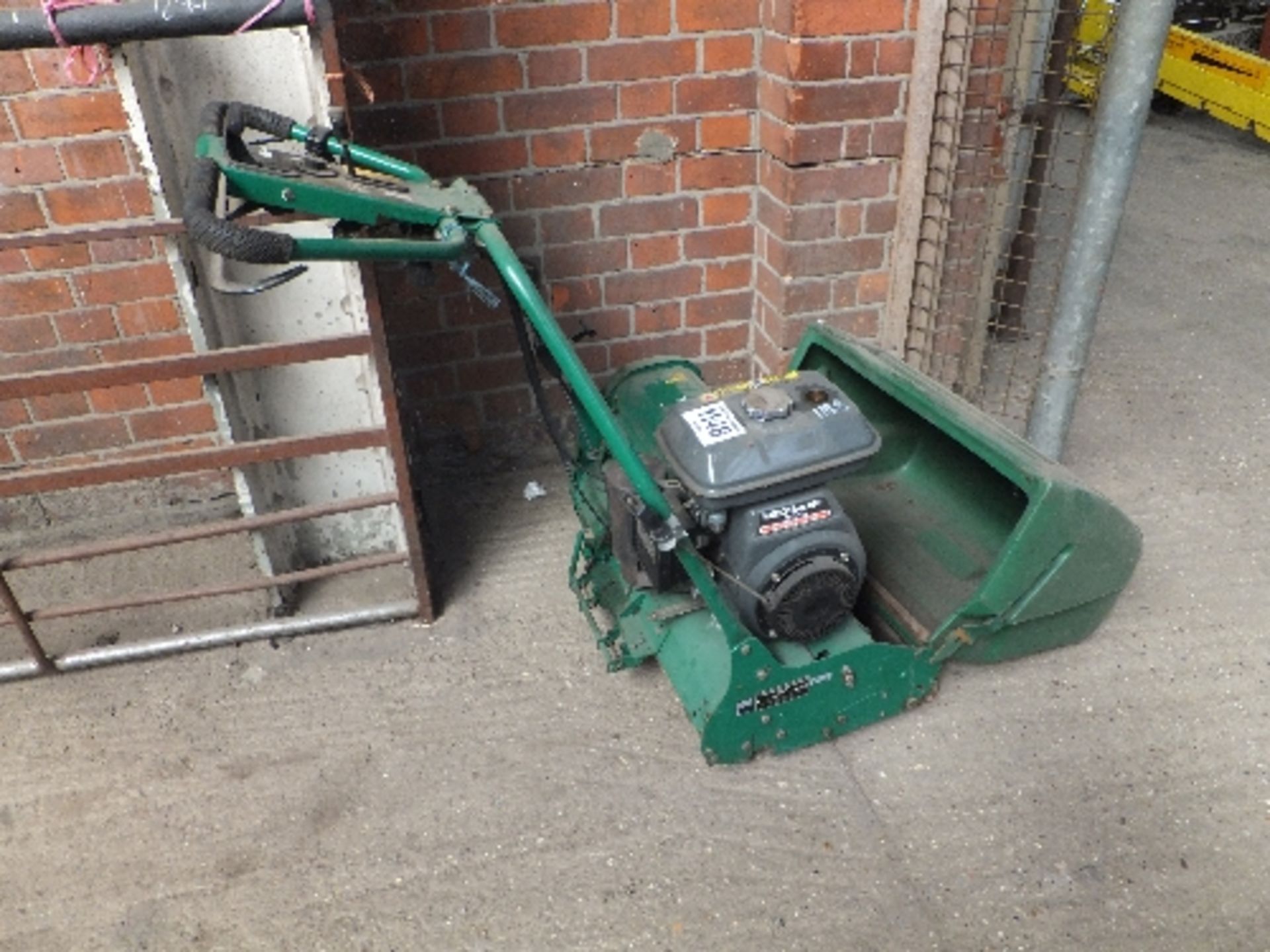 Ransomes 61cm cylinder mower with Kubota engine