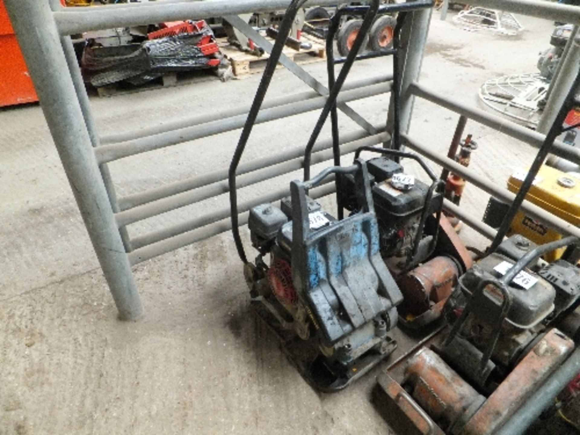 Petrol plate compactor