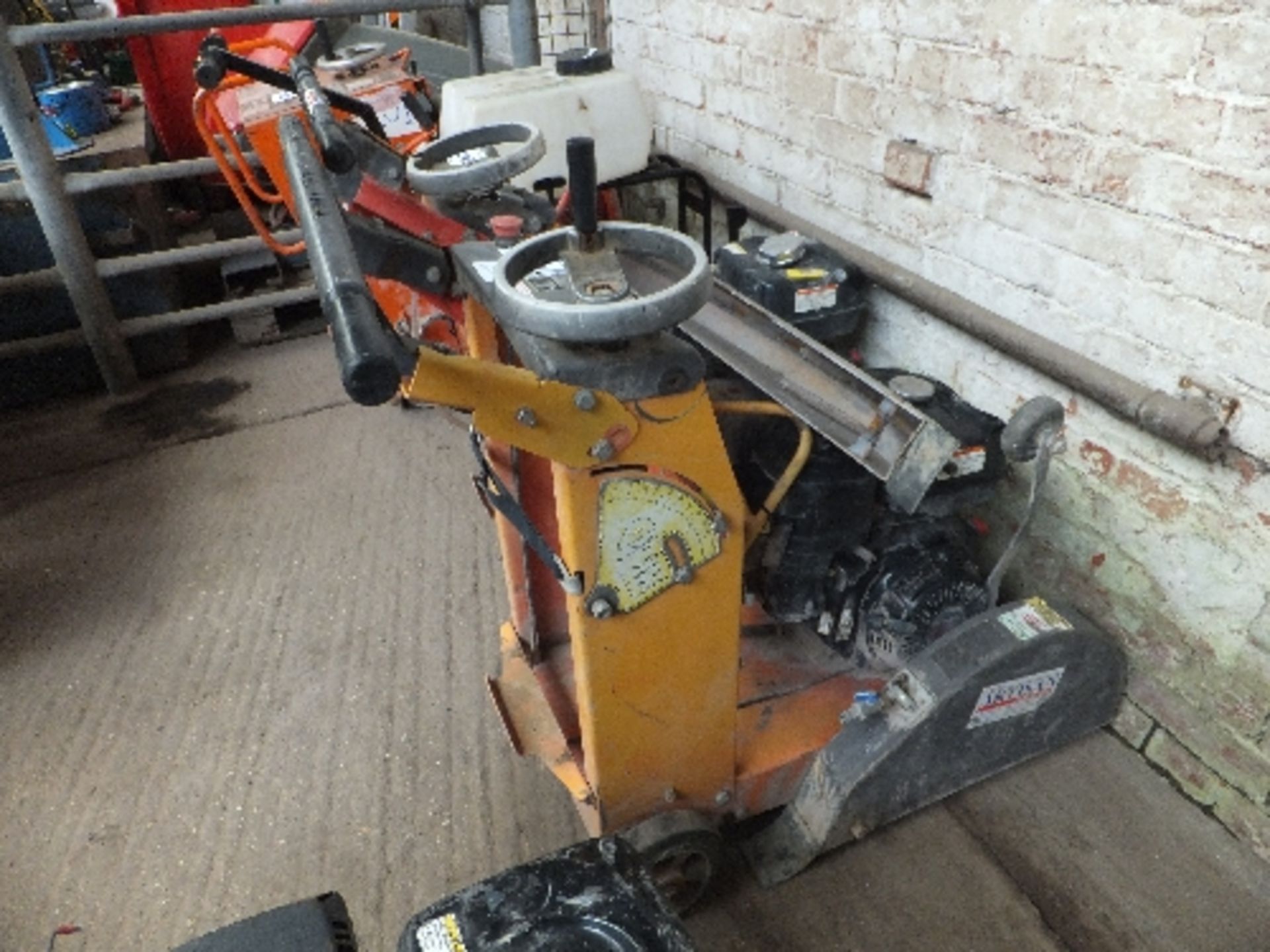 Husqvarna 18in petrol floor saw