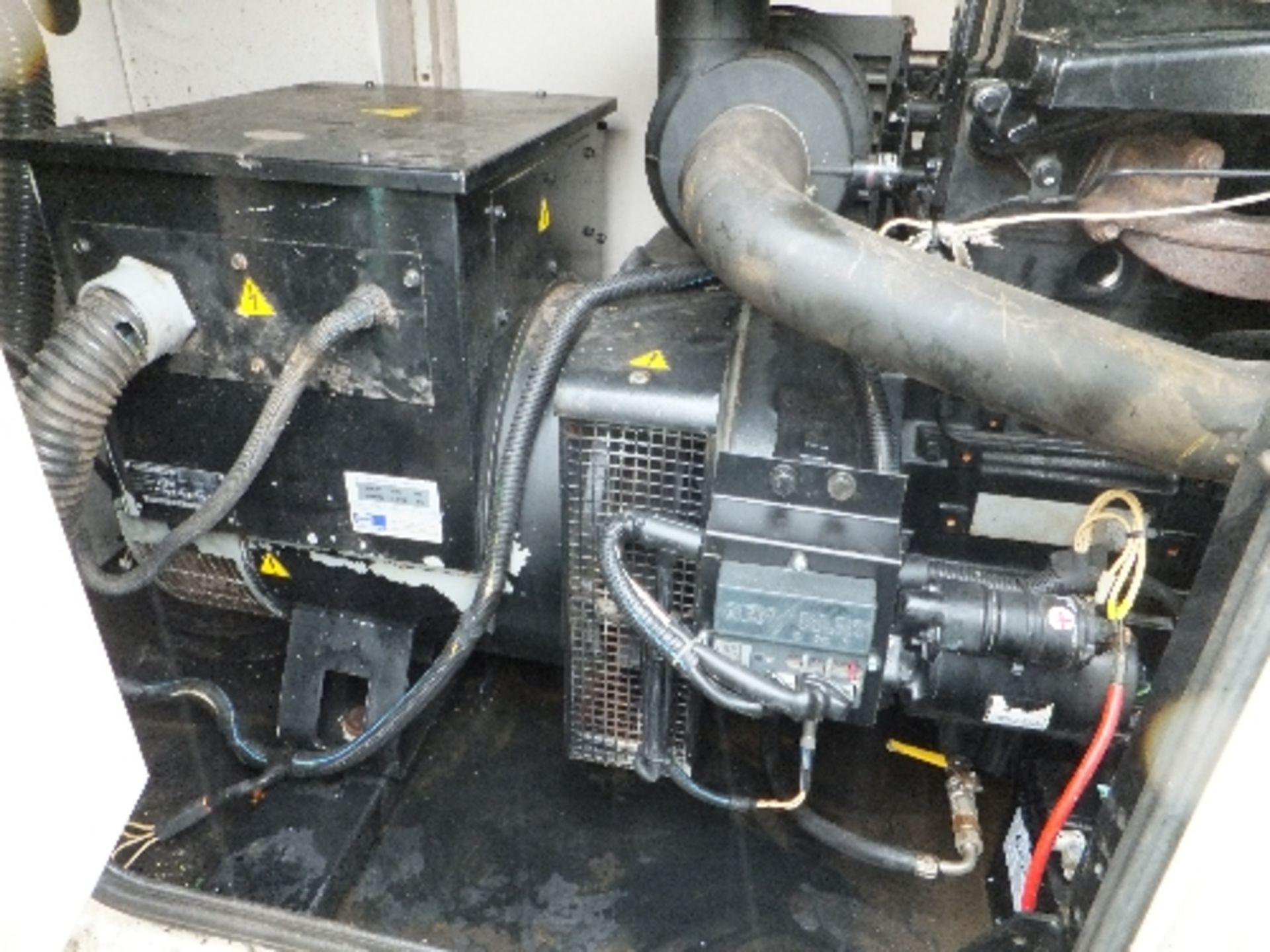 Wilson Perkins 100kva generator, 8754 hrs, emergency stop missing - Image 3 of 5