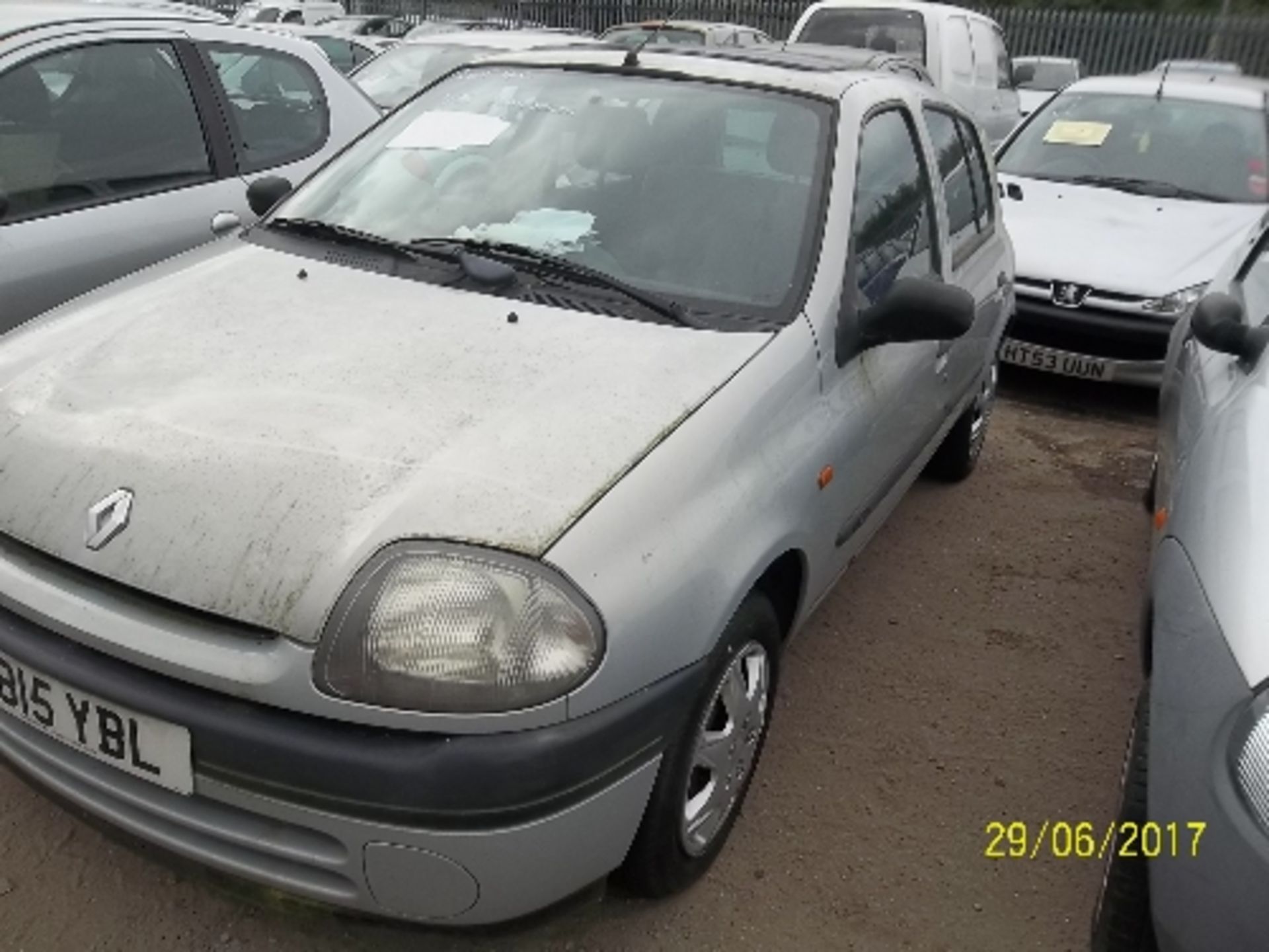 Renault Clio Grande RN - T815 YBL Date of registration: 17.04.1999 1149cc, petrol, manual, grey - Image 2 of 4