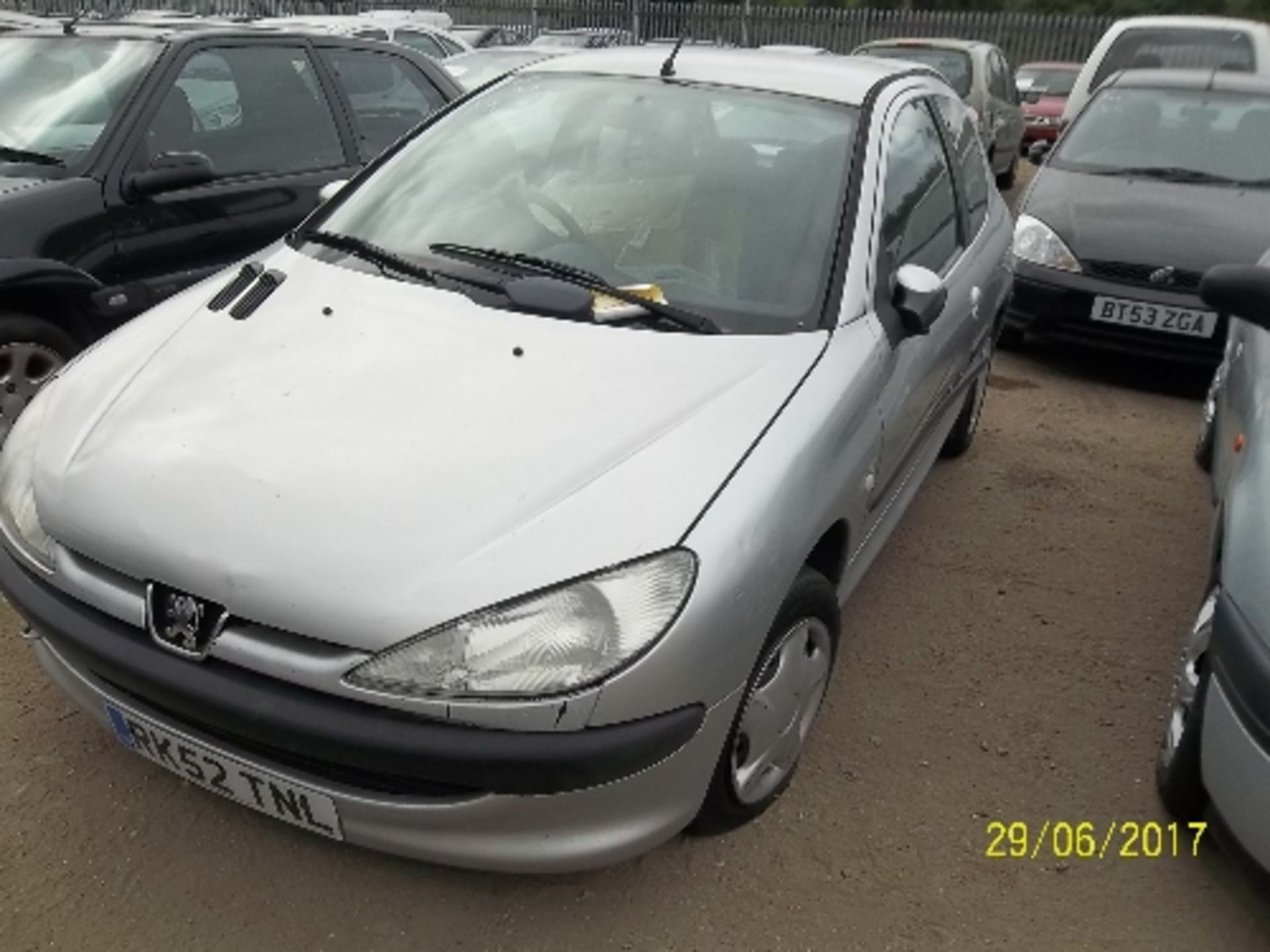 Peugeot 206 Look - RK52 TNL Date of registration: 06.09.2002 1360cc, petrol, manual, silver Odometer - Image 2 of 4