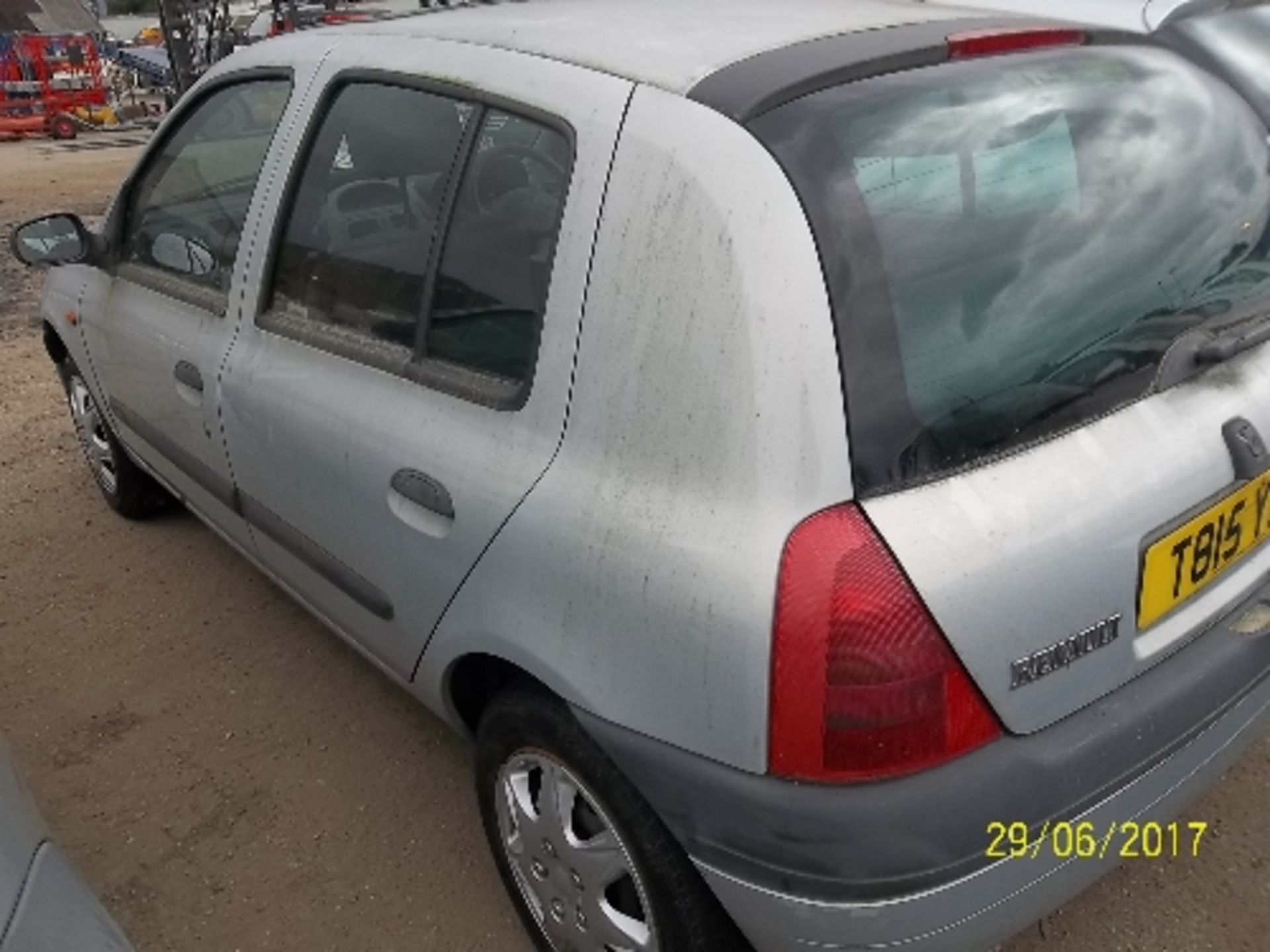 Renault Clio Grande RN - T815 YBL Date of registration: 17.04.1999 1149cc, petrol, manual, grey - Image 4 of 4