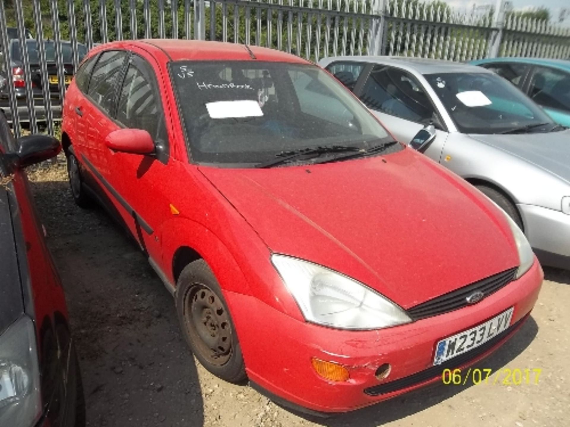 Ford Focus LX - W233 LVV Date of registration: 17.05.2000 1596cc, petrol, manual, red Odometer - Image 2 of 4