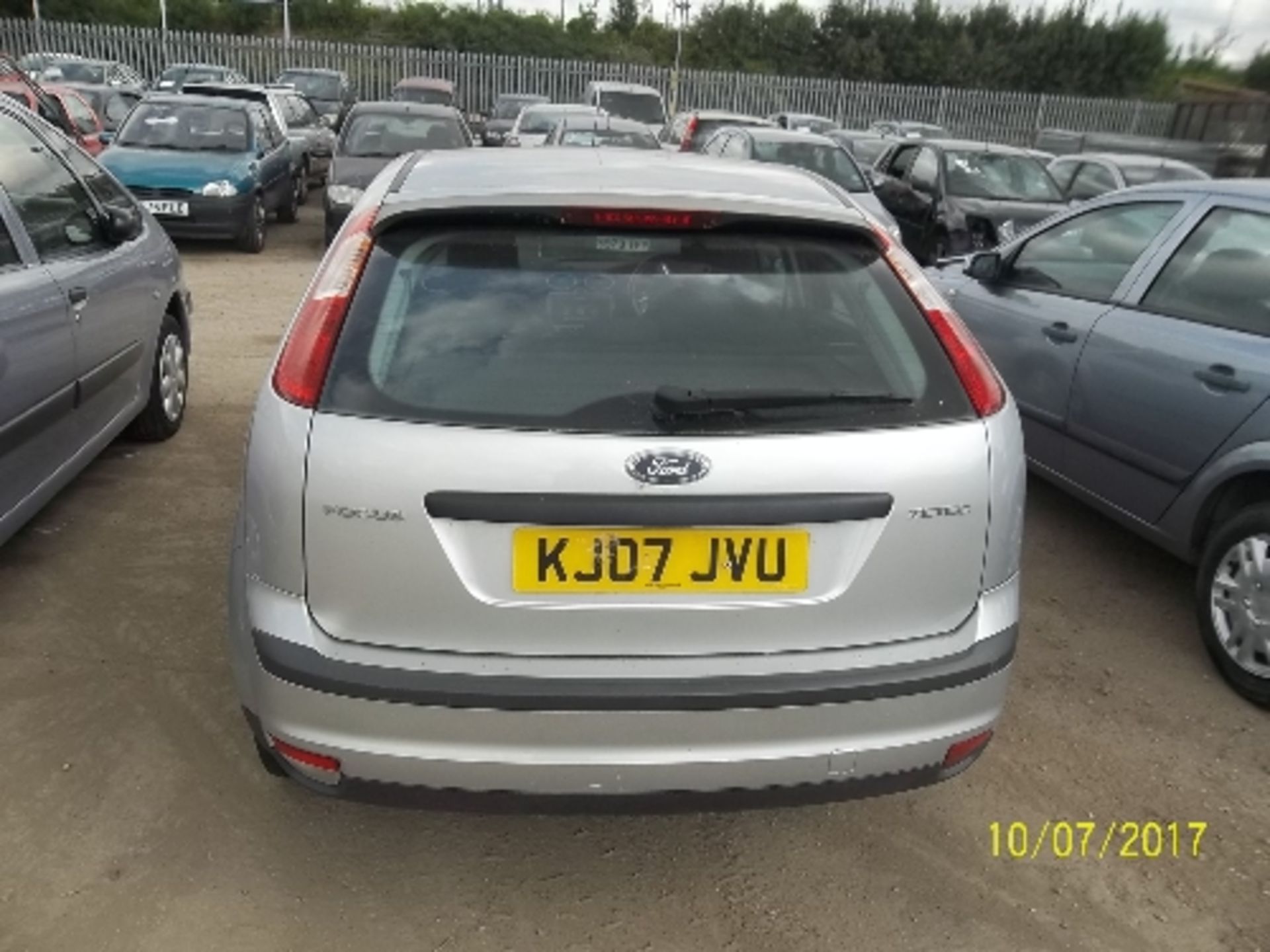 Ford Focus Zetec Climate - KJ07 JVU Date of registration: 05.03.2007 1596cc, petrol, manual, - Image 3 of 4