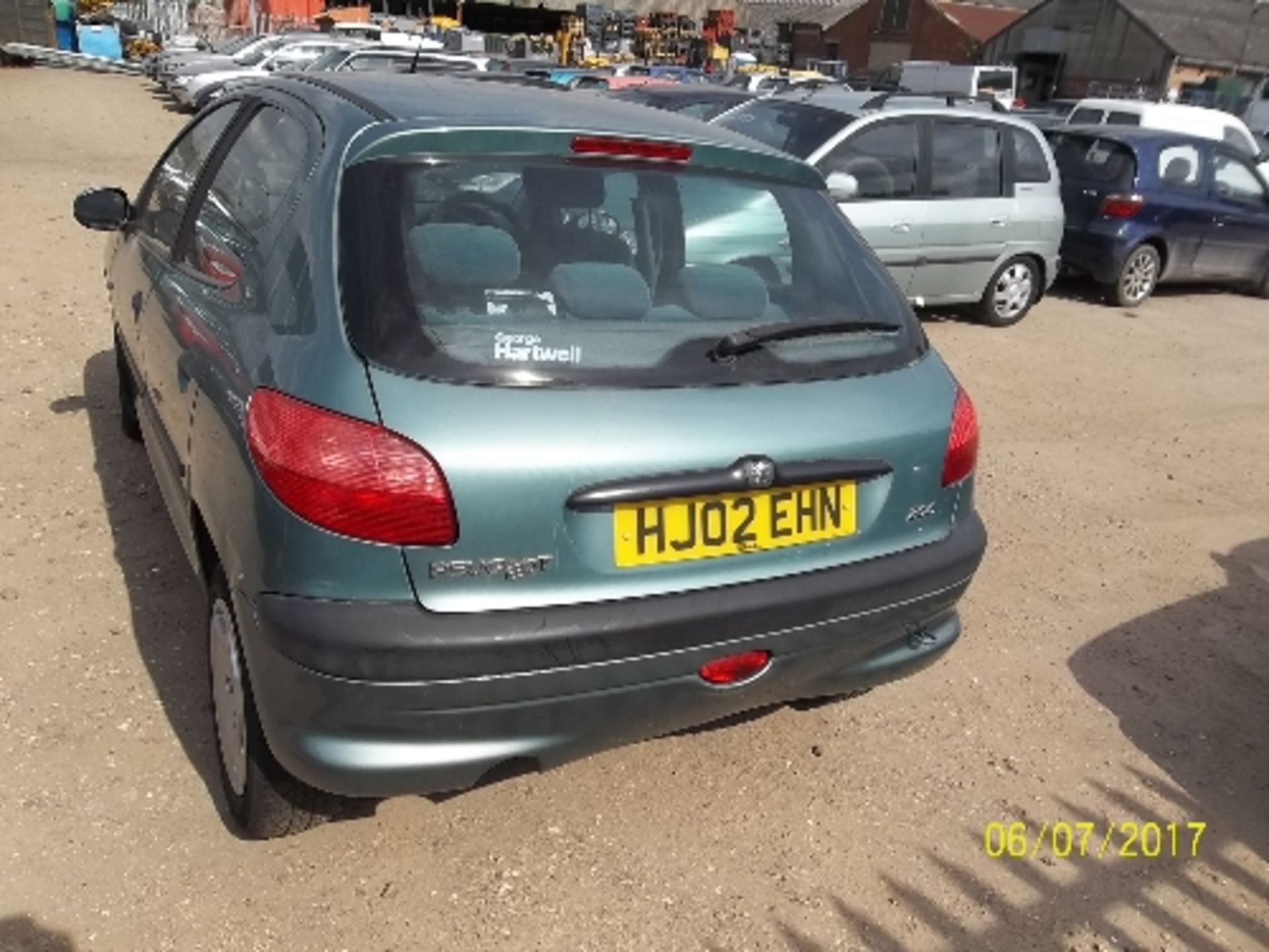 Peugeot 206 LX - HJ02 EHN Date of registration: 26.04.2002 1360cc, petrol, 4 speed auto, green - Image 3 of 4