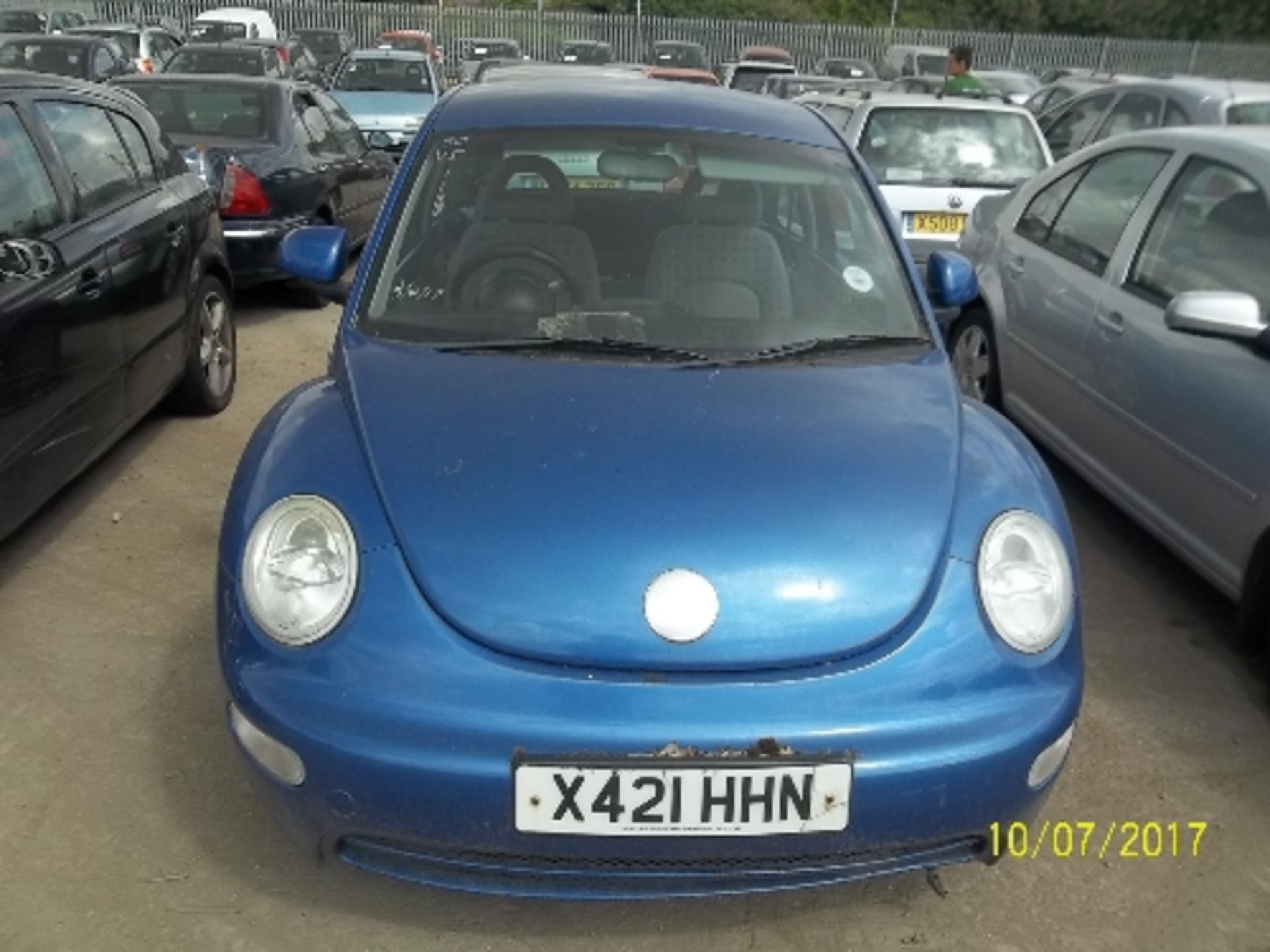 Volkswagen Beetle - X421 HHN Date of registration: 07.11.2000 2000cc, petrol, blue Odometer