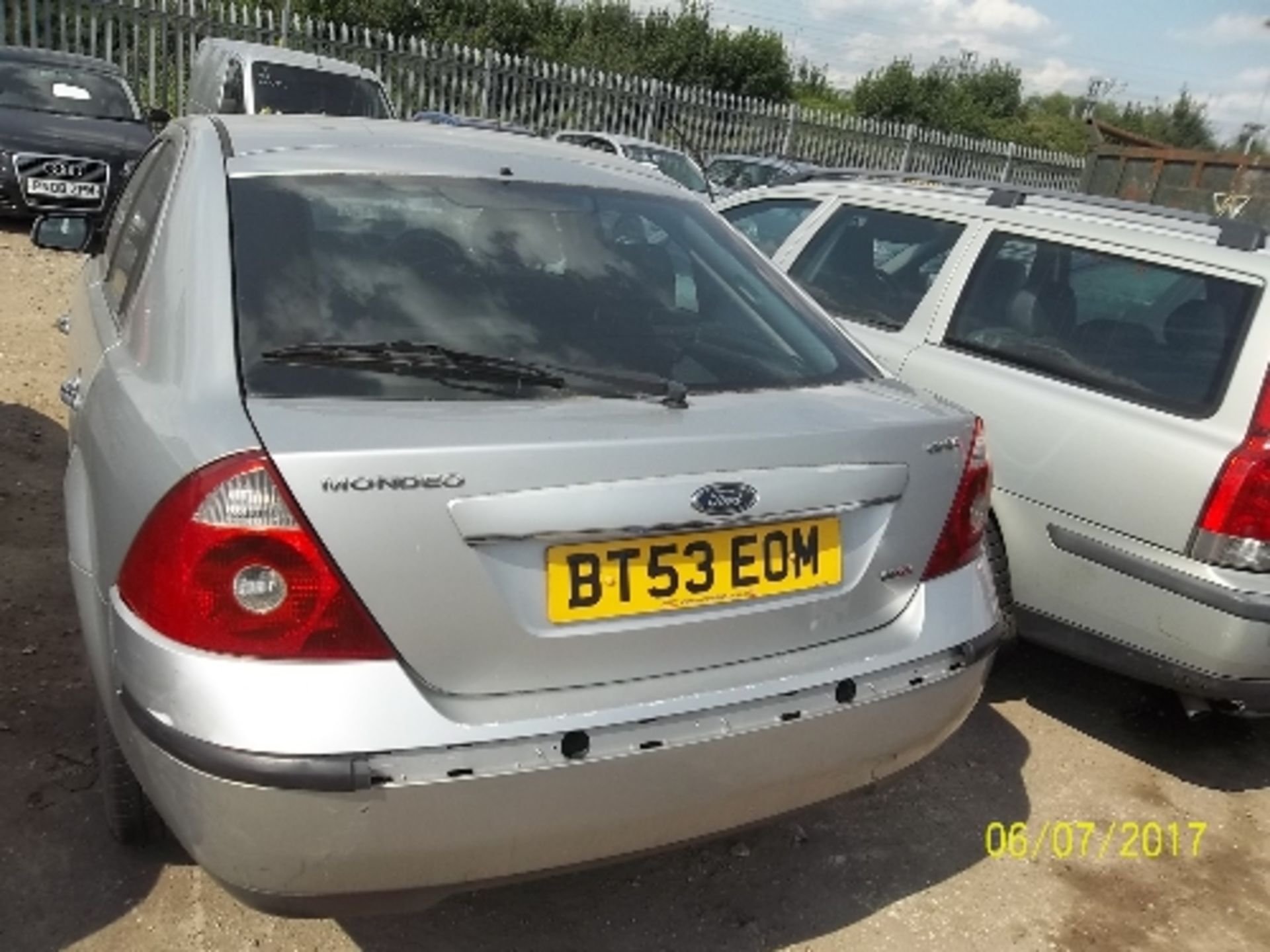 Ford Mondeo Ghia TDCI - BT53 EOM Date of registration: 26.11.2003 1998cc, diesel, manual, silver - Image 3 of 4
