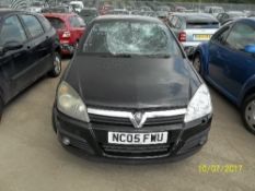 Vauxhall Astra SRI+ - NC05 FWU Date of registration: 11.07.2005 1796cc, petrol, 4 speed auto,