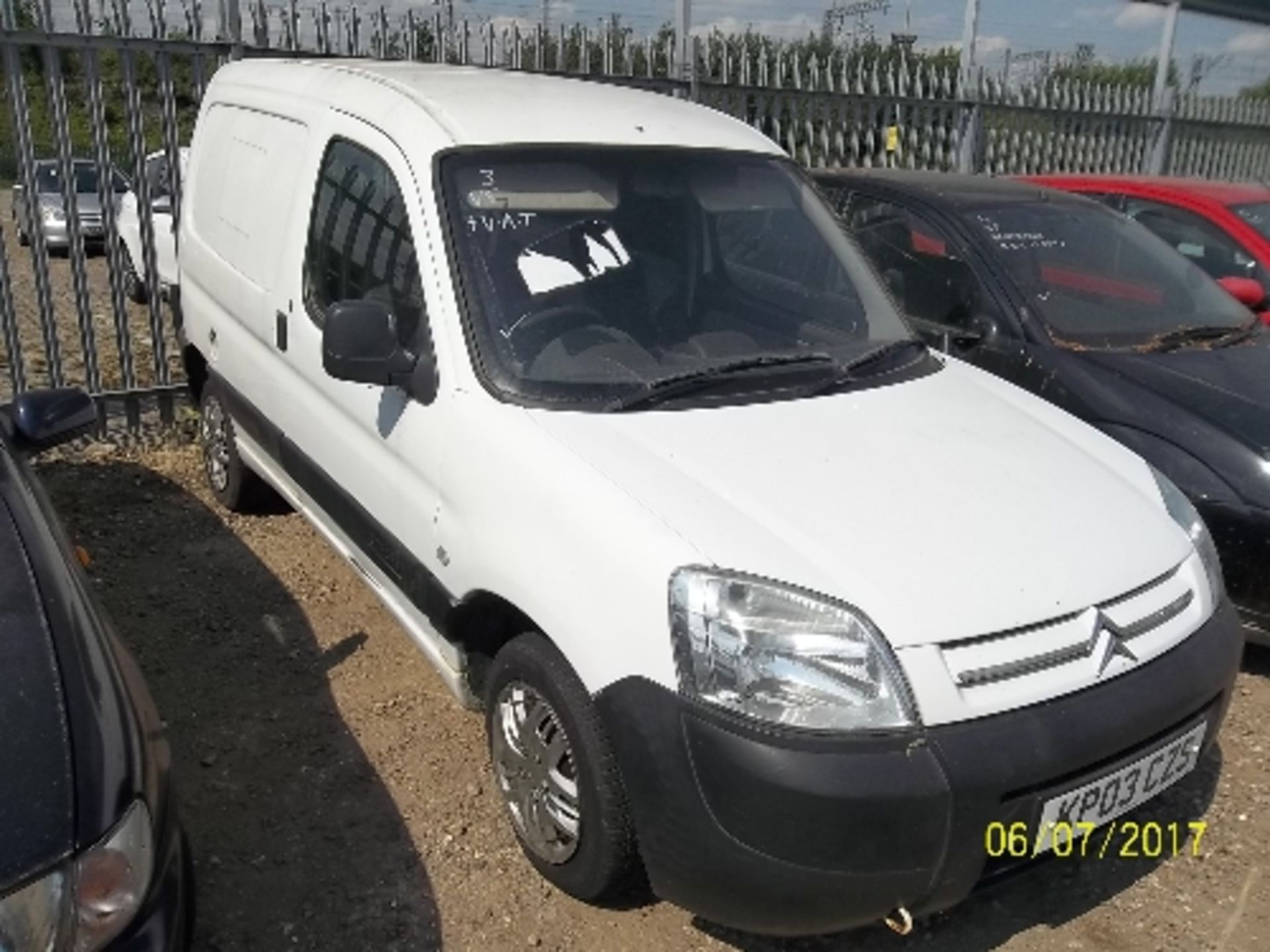 Citroen Berlingo 600D LX Car derived van - KP03 CZS Date of registration: 28.03.2003 1868cc, diesel, - Image 2 of 4