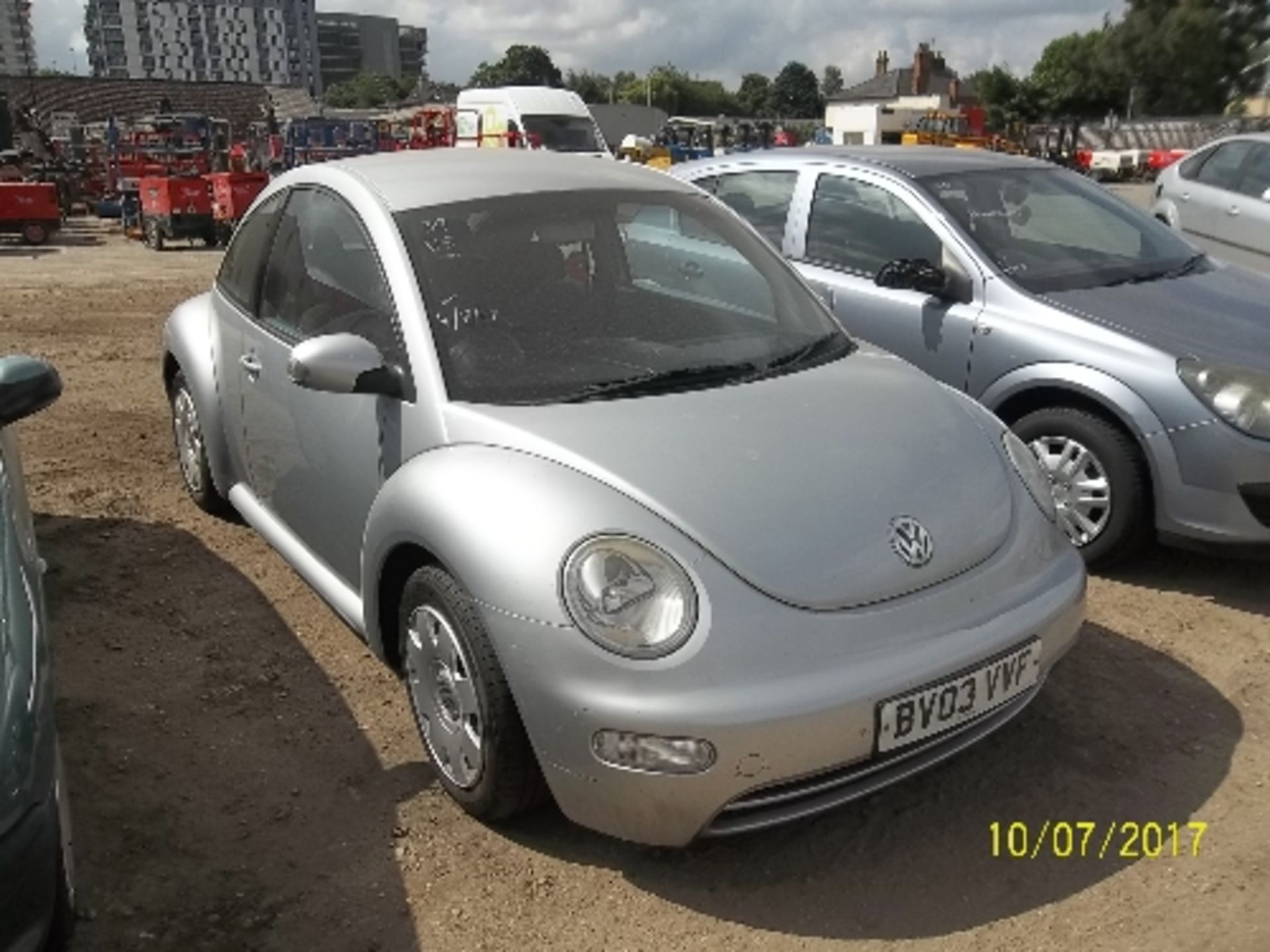 Volkswagen Beetle TDI - BV03 VVF Date of registration: 07.03.2003 1896cc, diesel, manual, silver - Image 2 of 4