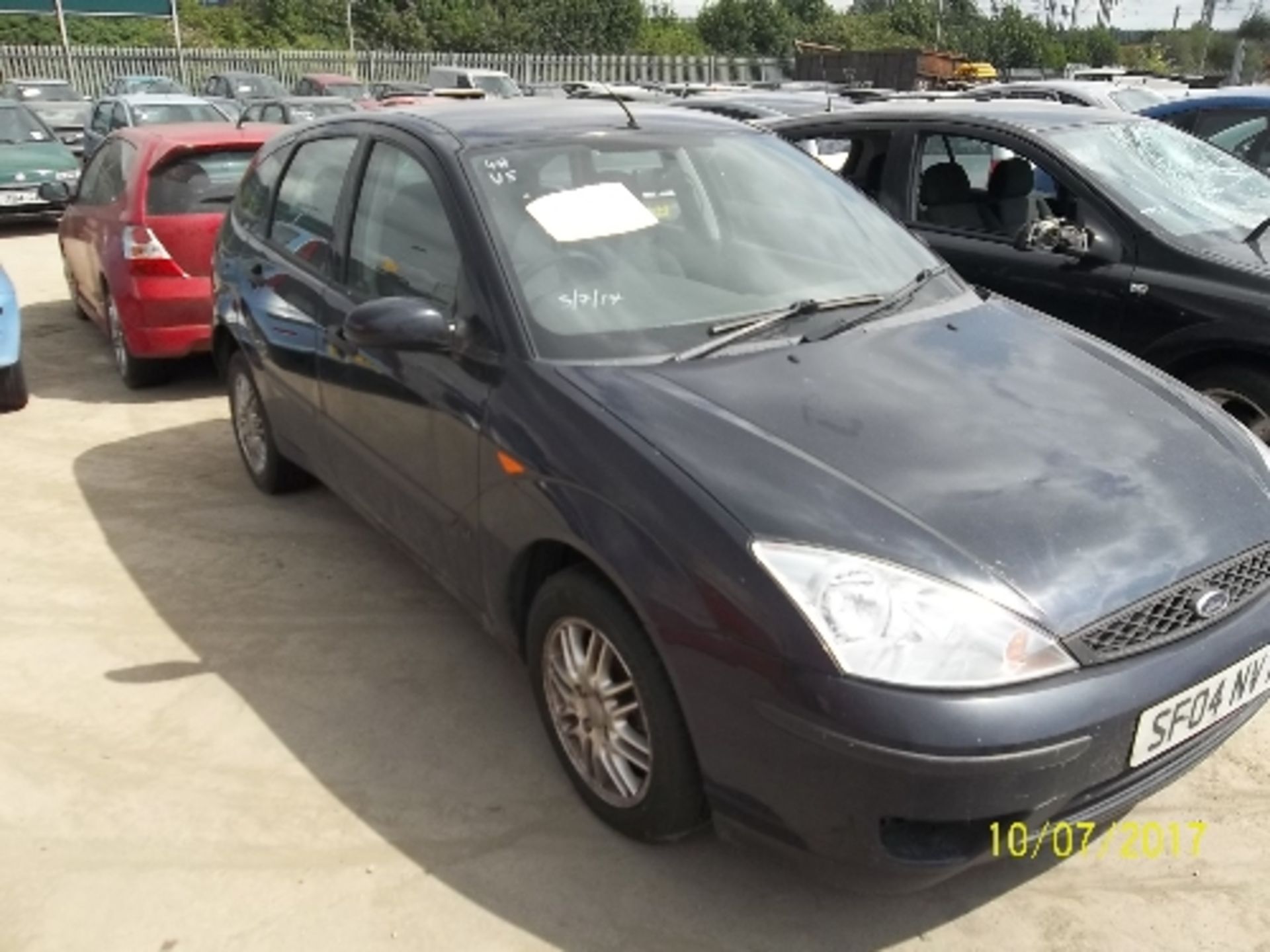 Ford Focus LX TD DI - SF04 NVT Date of registration: 01.08.2004 1753cc, diesel, manual, blue - Image 2 of 4
