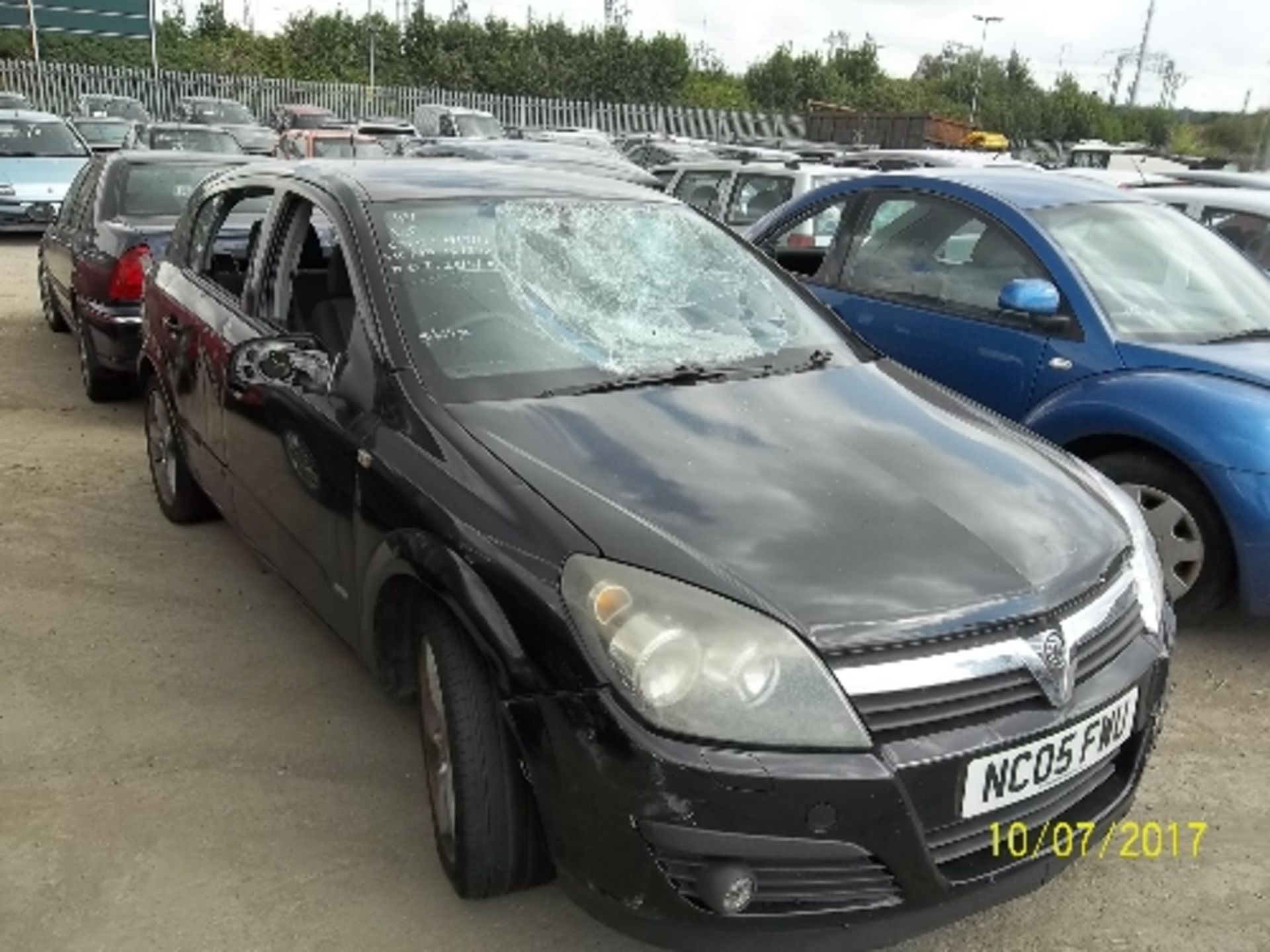 Vauxhall Astra SRI+ - NC05 FWU Date of registration: 11.07.2005 1796cc, petrol, 4 speed auto, - Image 2 of 4