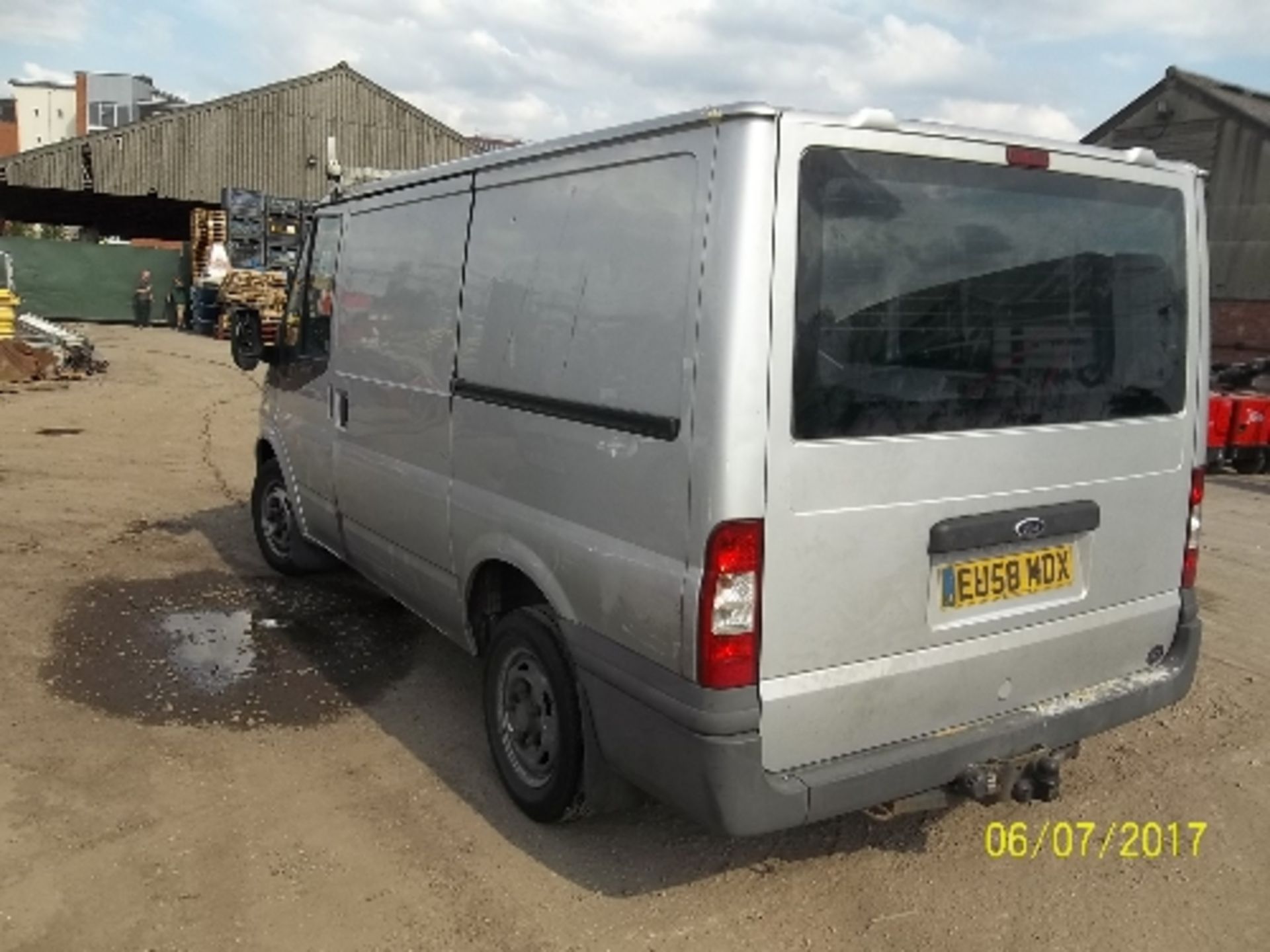 Ford Transit 110 T300S FWD - EU58 MDX Date of registration: 10.12.2008 2198cc, diesel, manual, - Image 4 of 4