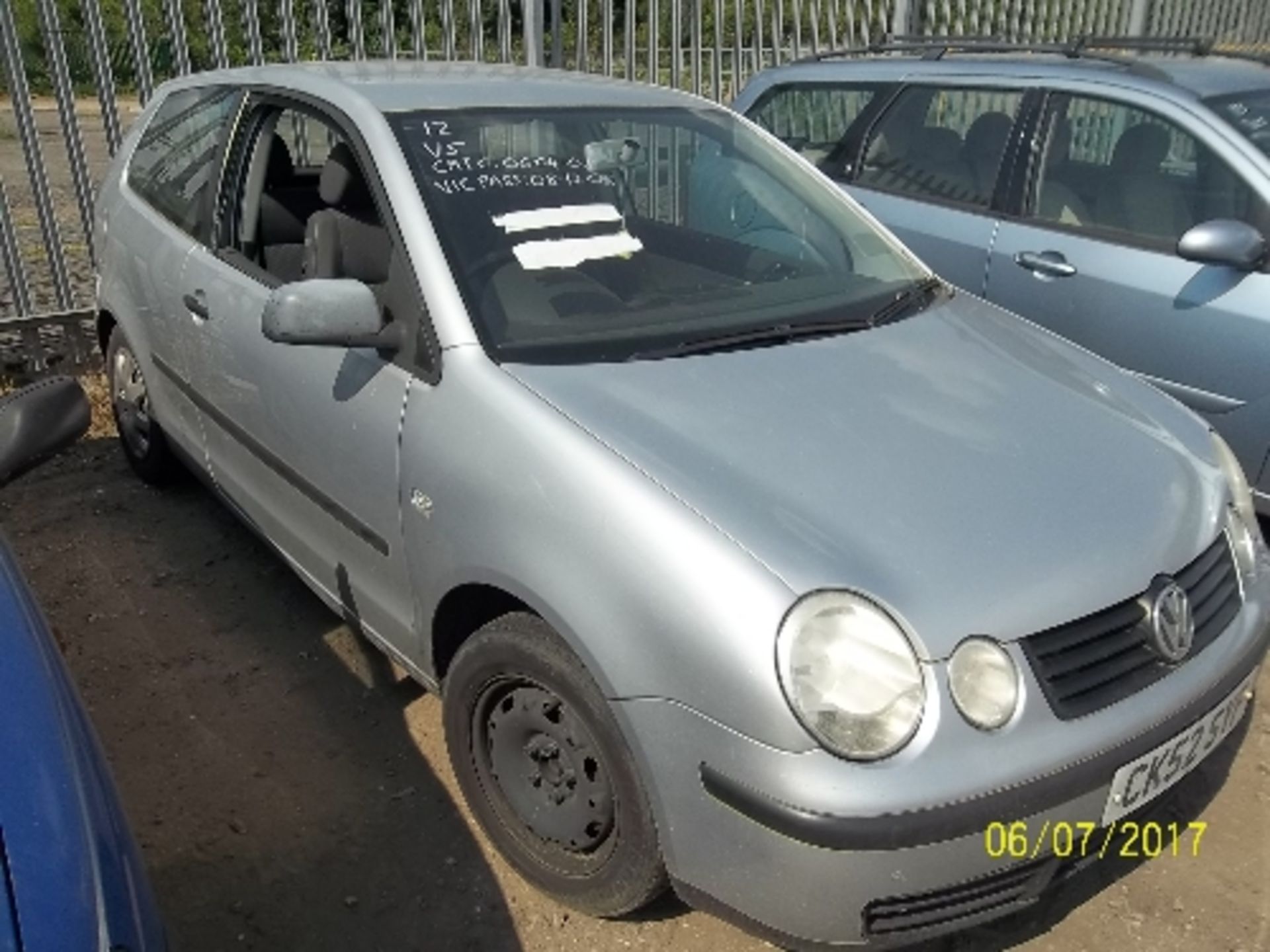 Volkswagen Polo S - CK52 SYF Date of registration: 10.12.2002 1200cc, petrol, manual, silver - Image 2 of 4