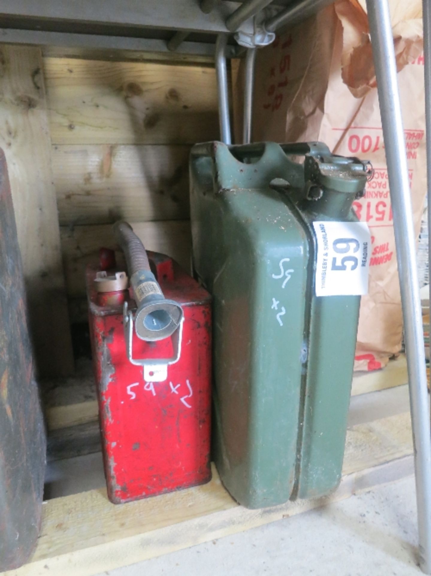 Valor 2 gallon petrol and jerry can with spout