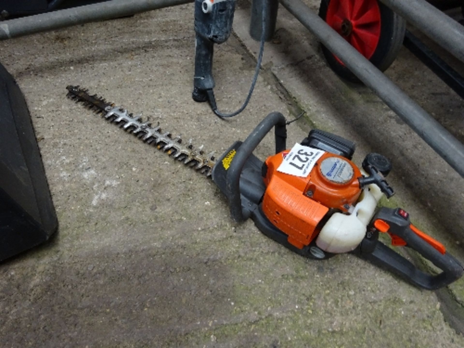 Husqvarna 225 hedge cutter