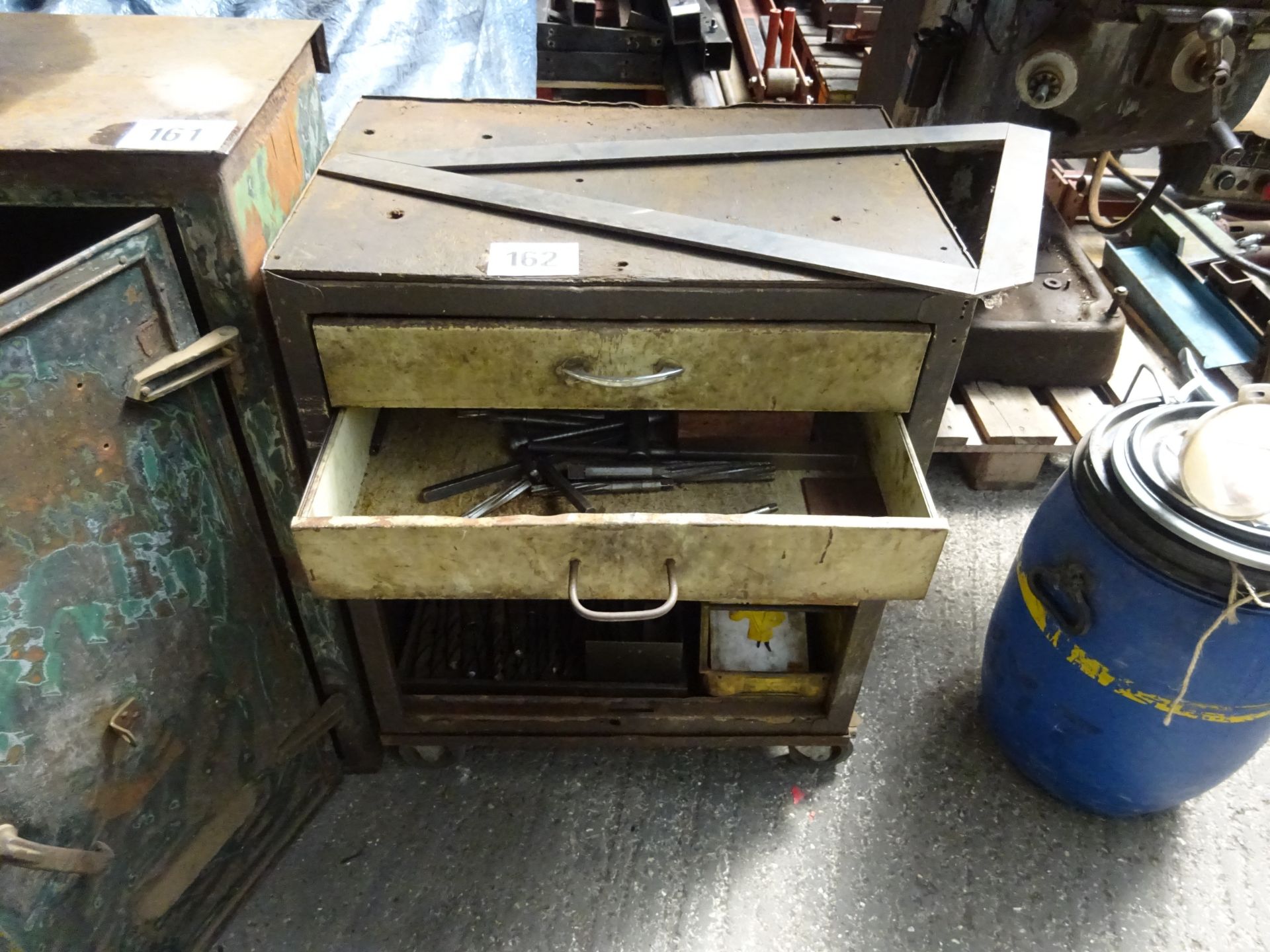 Drawer chest with lathe and milling machine tooling