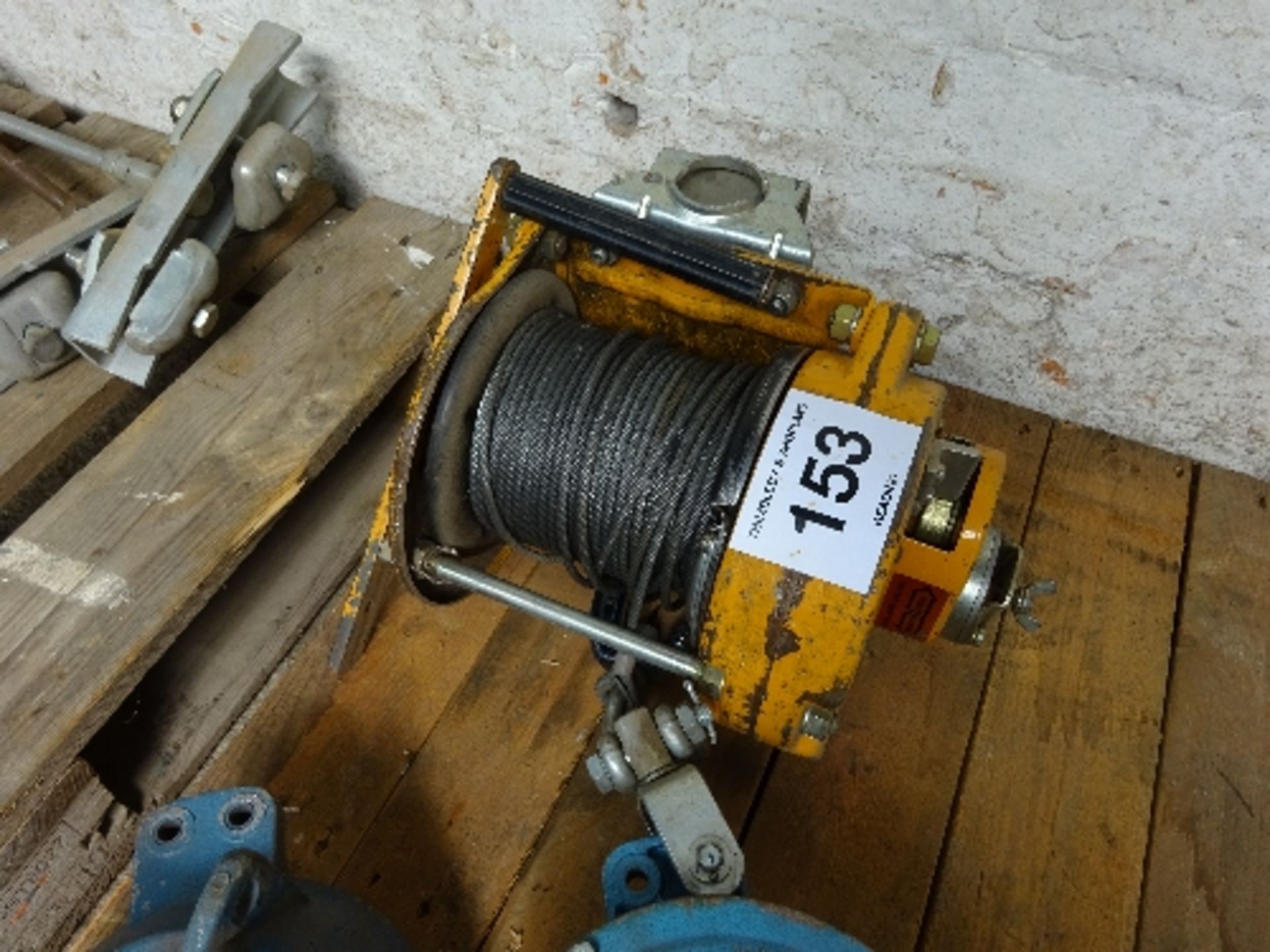 Max pull scaffold winch