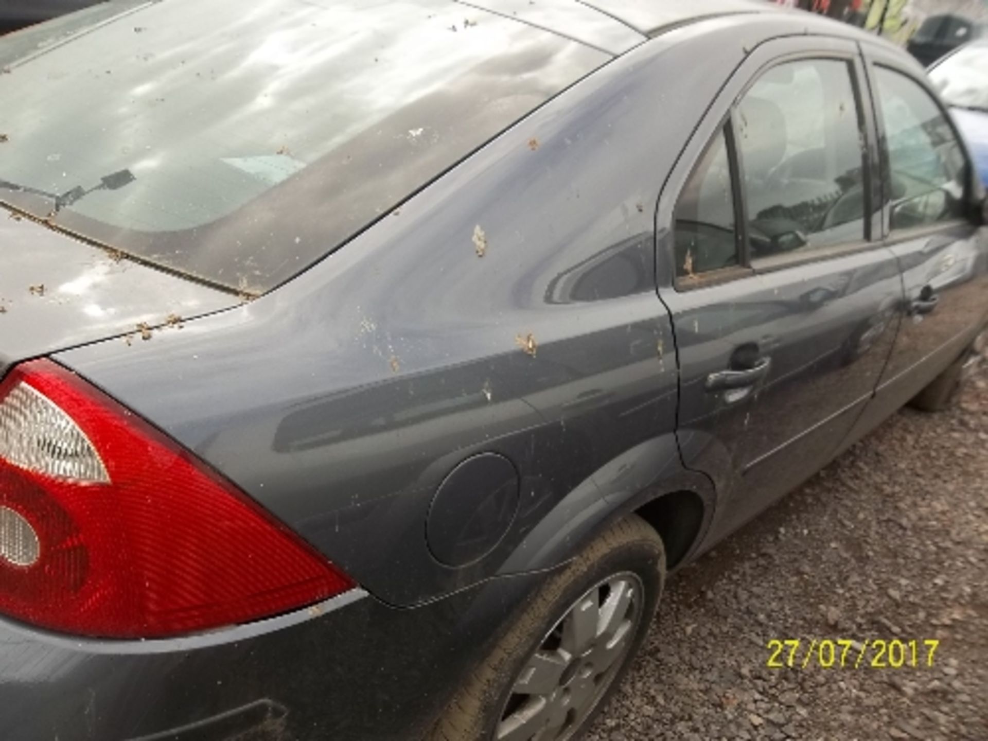 Ford Mondeo Zetec - KH54 AEF Date of registration: 17.12.2004 1999cc, petrol, 4 speed auto, grey - Image 3 of 4