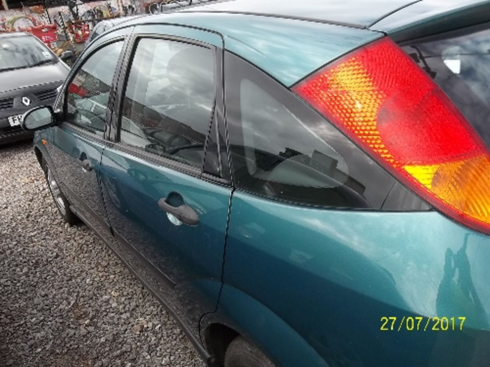 Ford Focus Zetec - Y836 AOJ Date of registration: 27.07.2001 1796cc, petrol, manual, green - Image 4 of 4