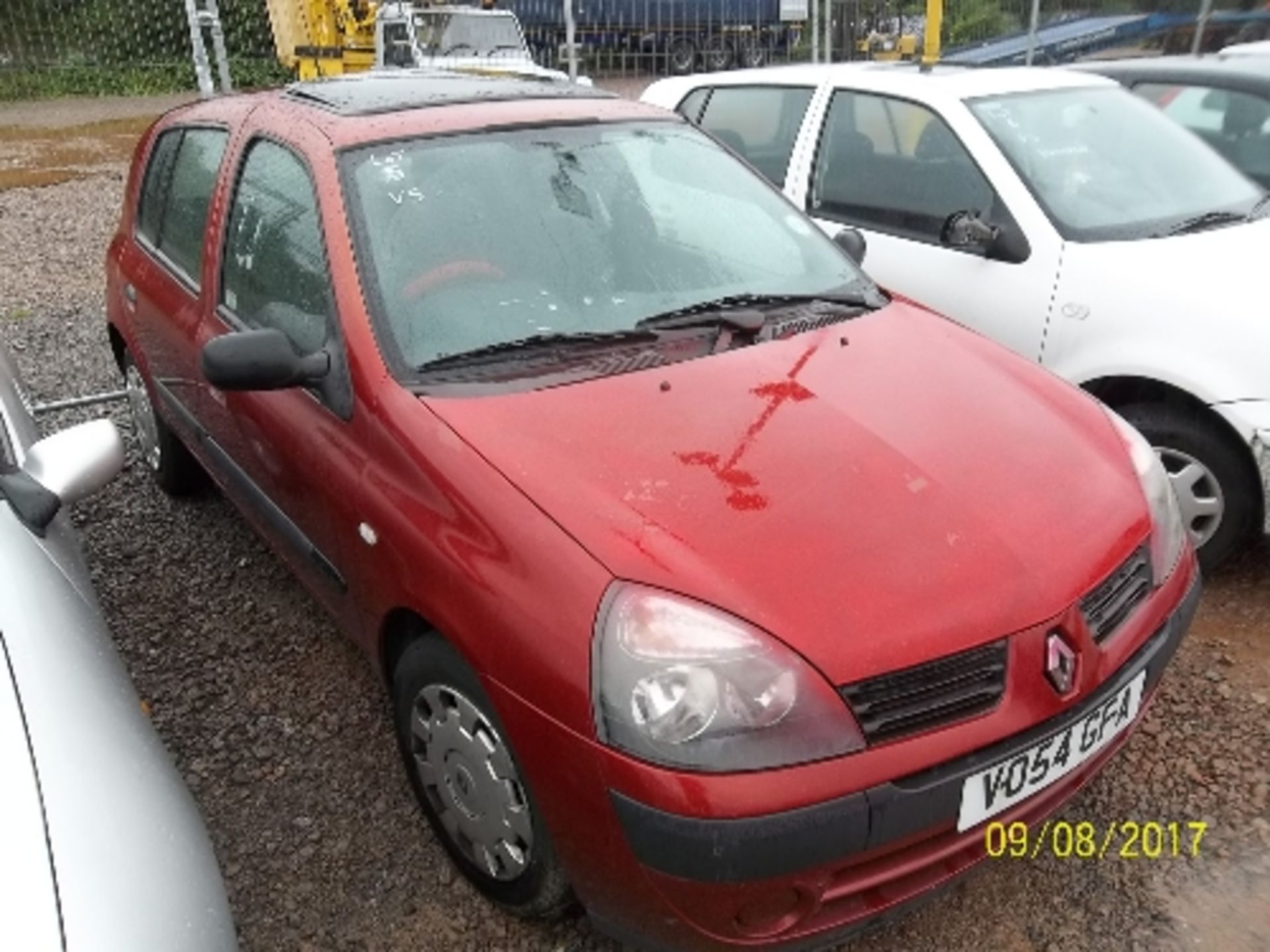 Renault Clio Expression 16V - VO54 GFA Date of registration: 29.09.2004 1390cc, petrol, 4 speed - Image 2 of 4