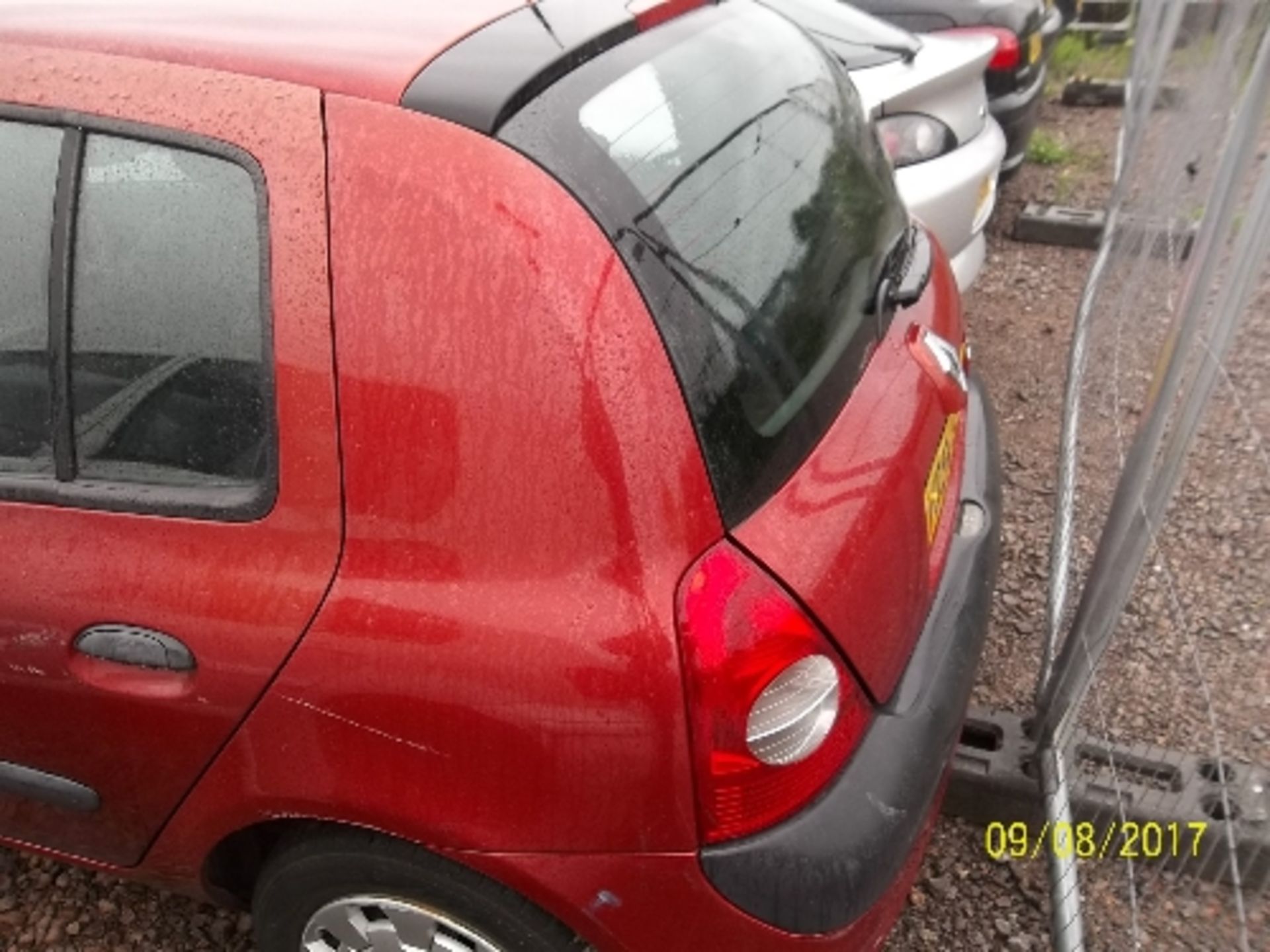 Renault Clio Expression 16V - VO54 GFA Date of registration: 29.09.2004 1390cc, petrol, 4 speed - Image 3 of 4