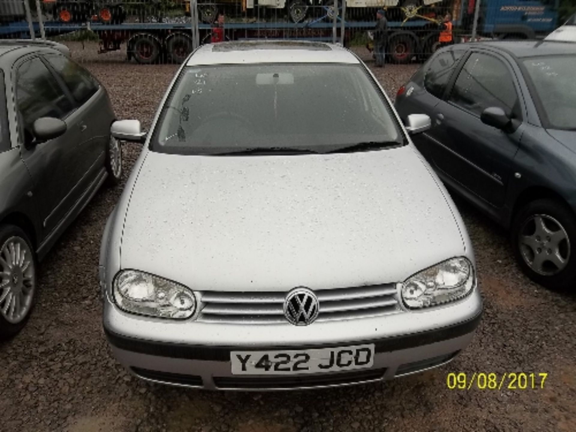 Volkswagen Golf S - Y422 JCD Date of registration: 06.03.2001 1595cc, petrol, 4 speed auto, silver