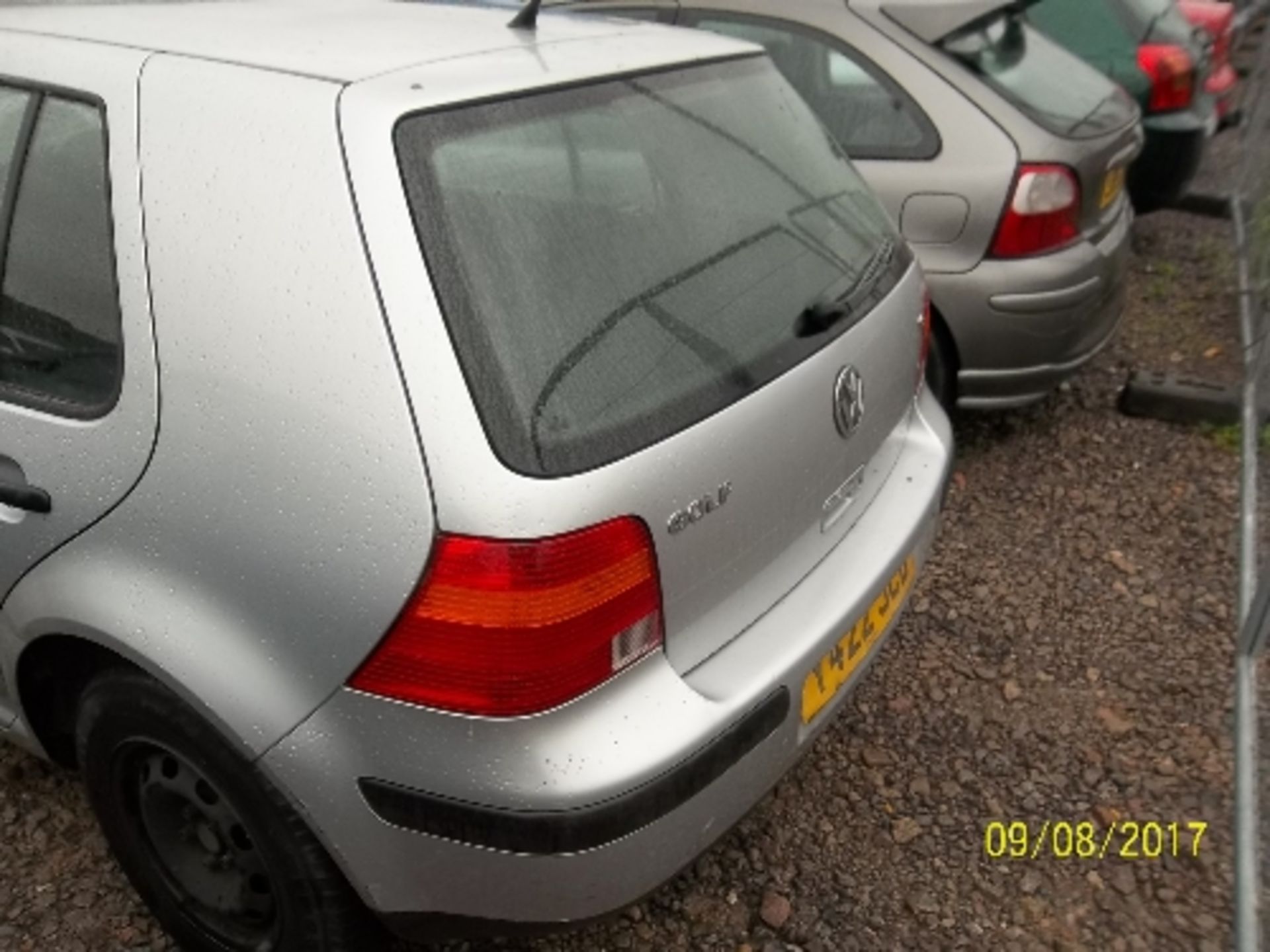 Volkswagen Golf S - Y422 JCD Date of registration: 06.03.2001 1595cc, petrol, 4 speed auto, silver - Image 3 of 4