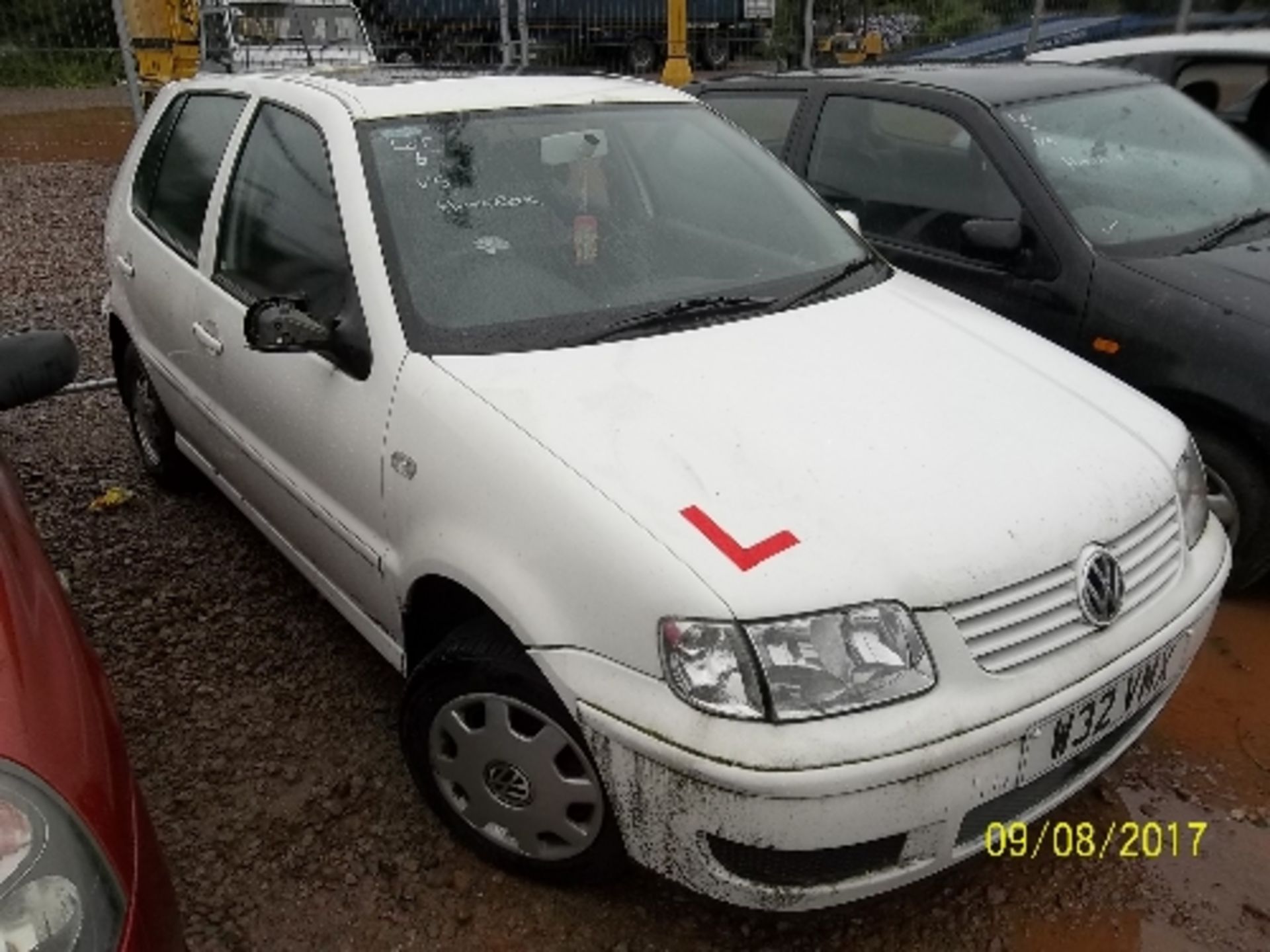 Volkswagen Polo S - W32 VMX Date of registration: 15.06.2000 1400cc, petrol, manual, white - Image 2 of 4