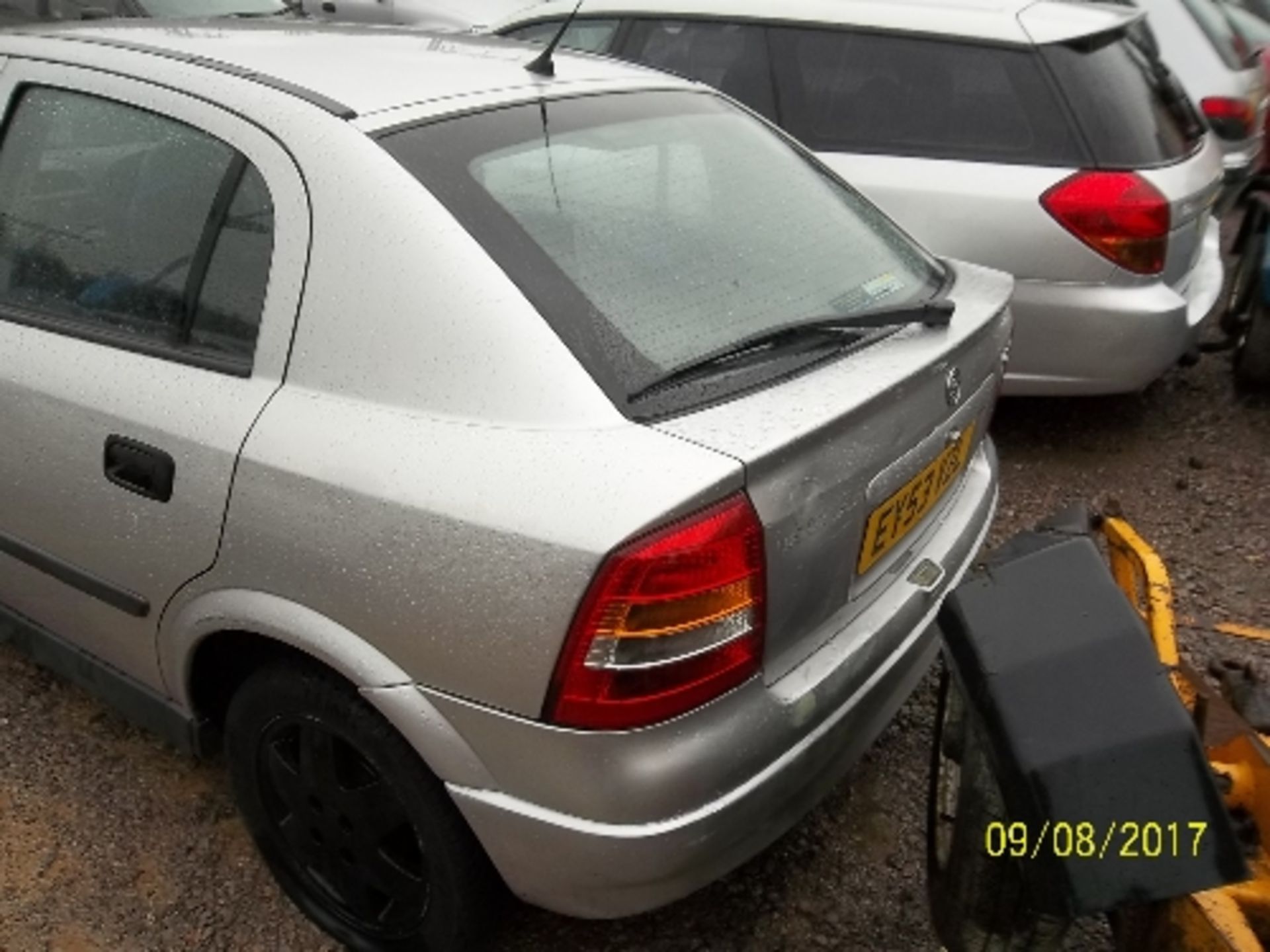 Vauxhall Astra LS 16V - EY53 VZL Date of registration: 28.11.2003 1389cc, petrol, manual, silver - Image 3 of 4