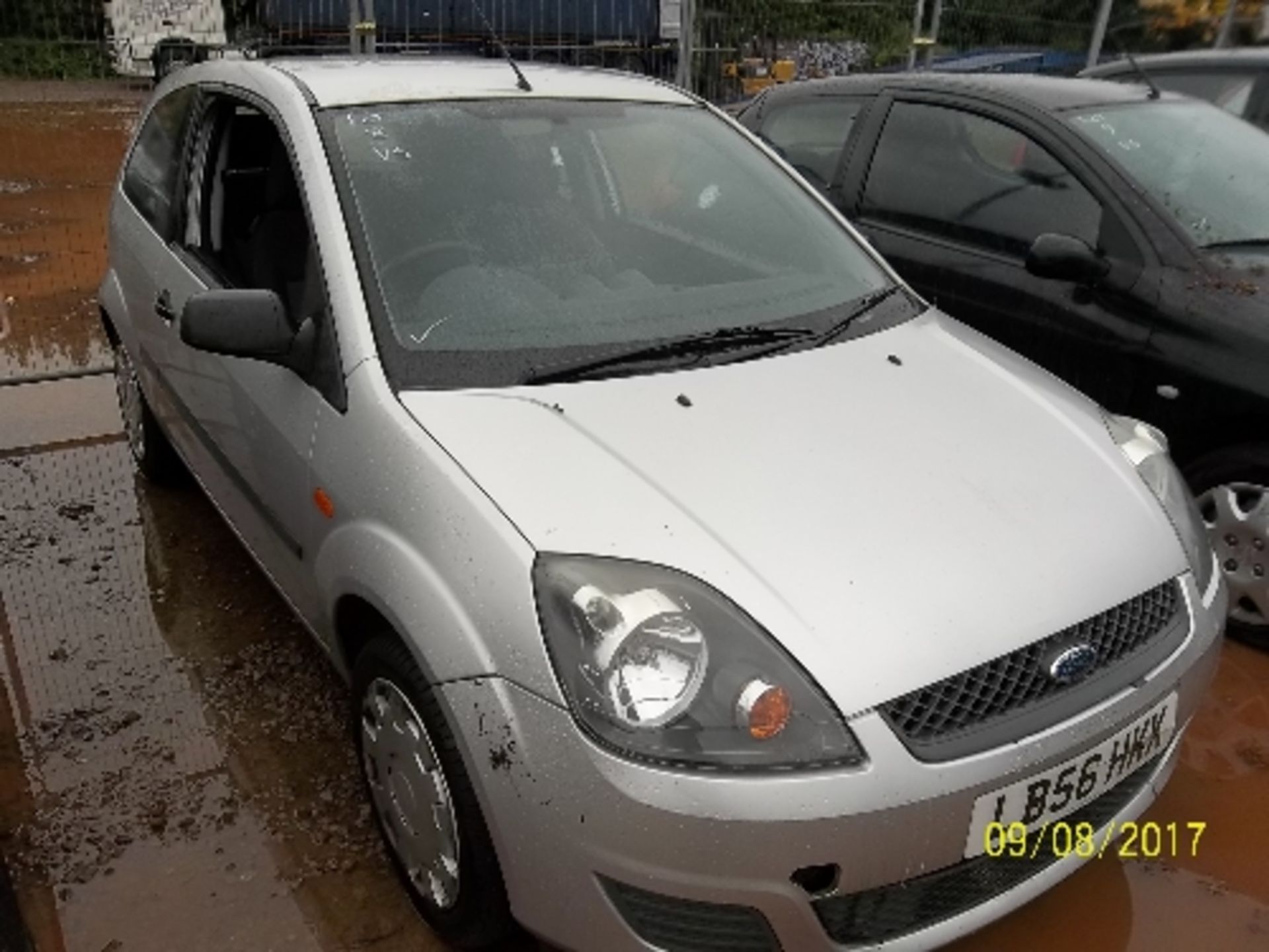 Ford Fiesta Style Climate - LB56 HKK Date of registration: 10.11.2006 1242cc, petrol, manual, silver - Image 2 of 4