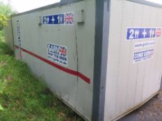 21ft x 9ft 2 + 1 toilet block c/w waste tank/water tank & Sutton 8kva generator, 7205