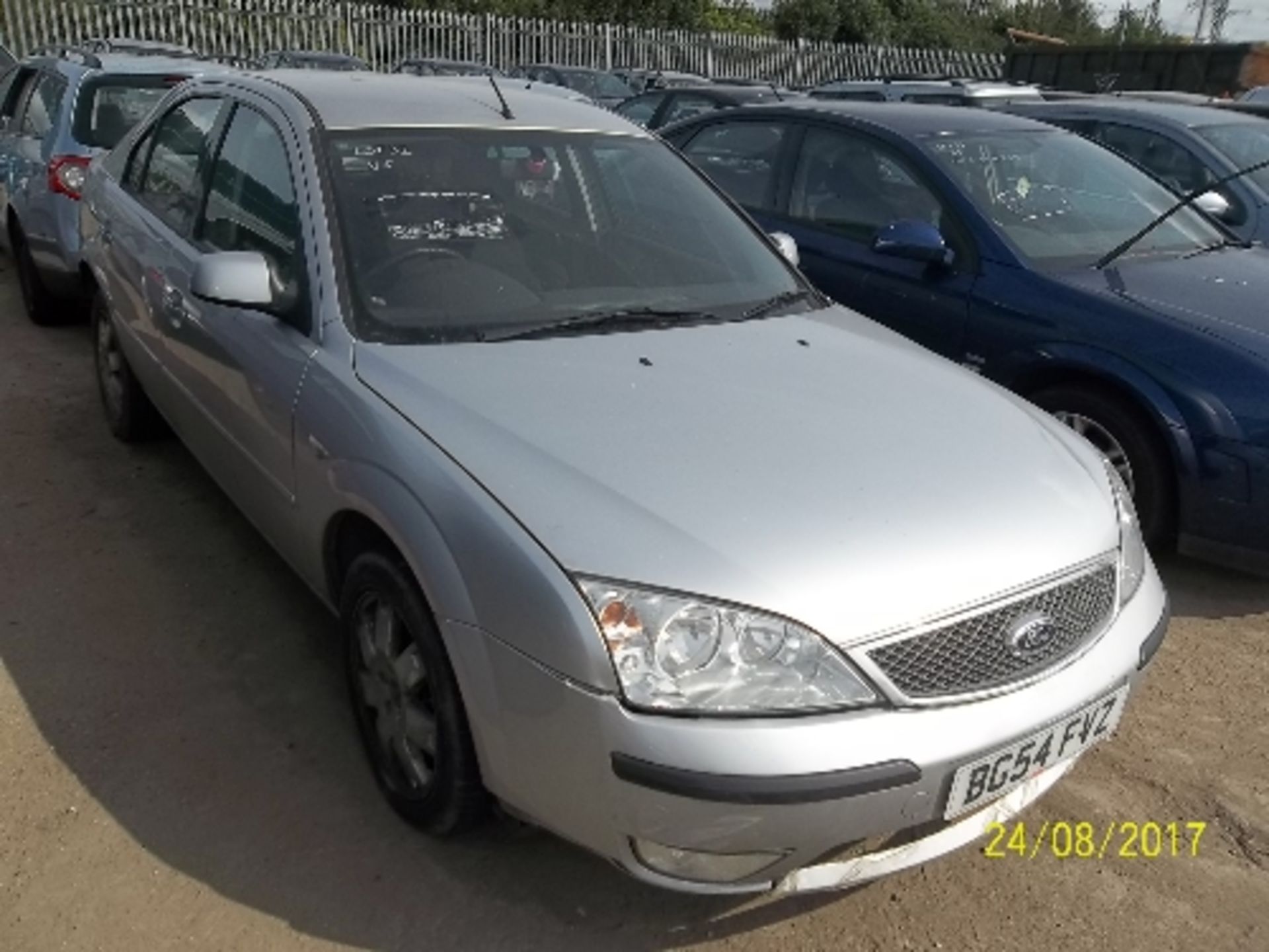 Ford Mondeo Zetec - BG54 FVZ Date of registration: 15.12.2004 1999cc, petrol, 4 speed auto, silver - Image 2 of 4