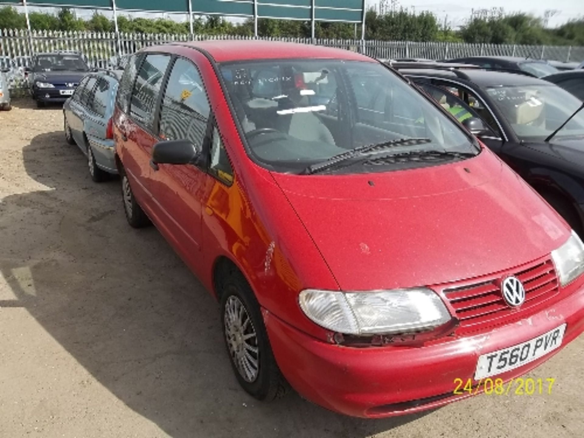 Volkswagen Sharan S TDI Estate - T560 PVR Date of registration: 10.08.1999 1896cc, diesel, manual, - Image 2 of 4